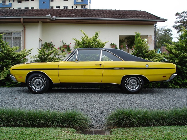 1975 Dodge Charger RT Amarelo