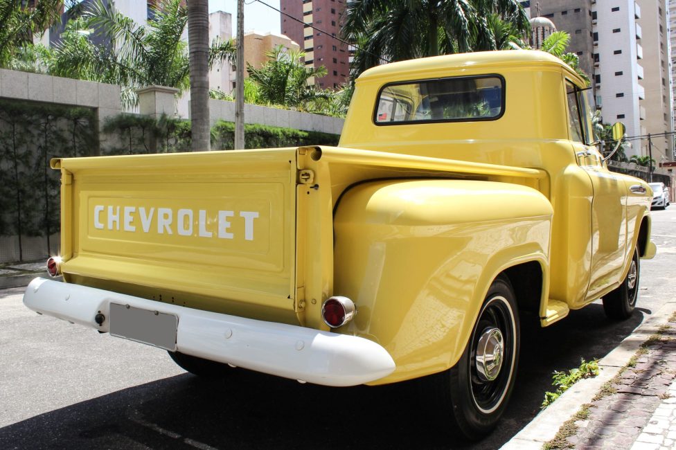 1957-Chevrolet-Marta-Rocha-loja-de-carros-antigos-the-garage