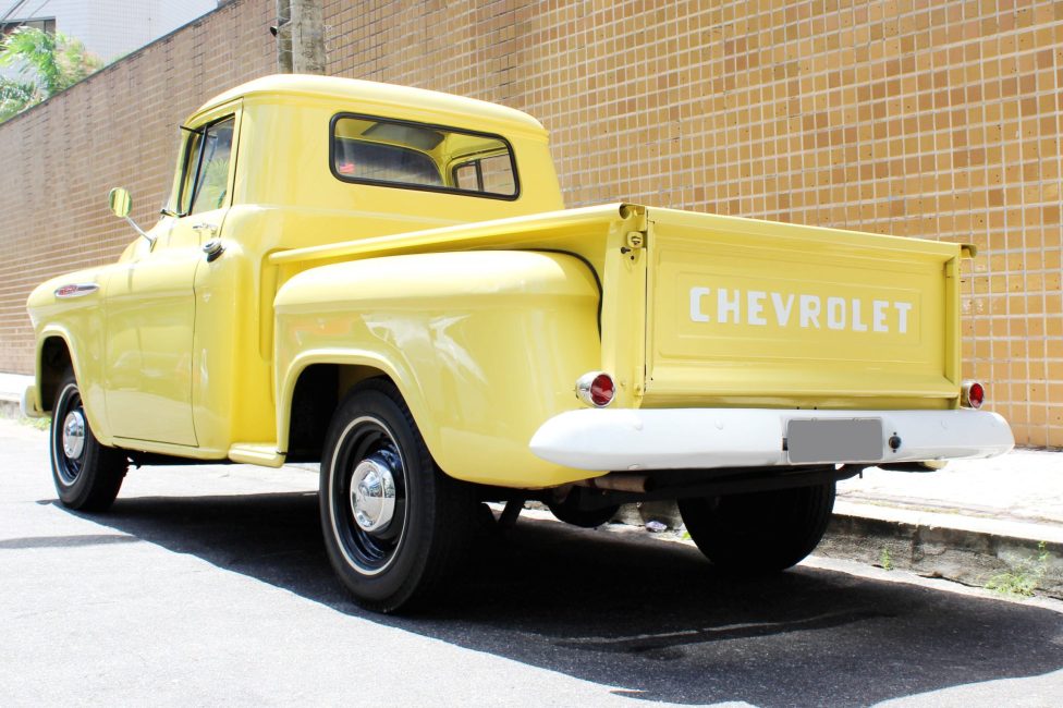 1957-Chevrolet-Marta-Rocha-loja-de-carros-antigos-the-garage