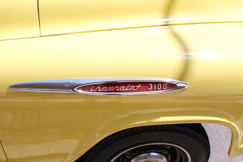 1957-Chevrolet-Marta-Rocha-loja-de-carros-antigos-the-garage