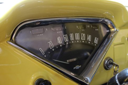 1957-Chevrolet-Marta-Rocha-loja-de-carros-antigos-the-garage