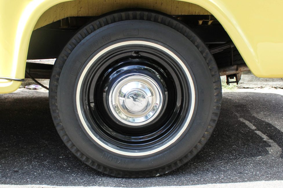 1957-Chevrolet-Marta-Rocha-loja-de-carros-antigos-the-garage