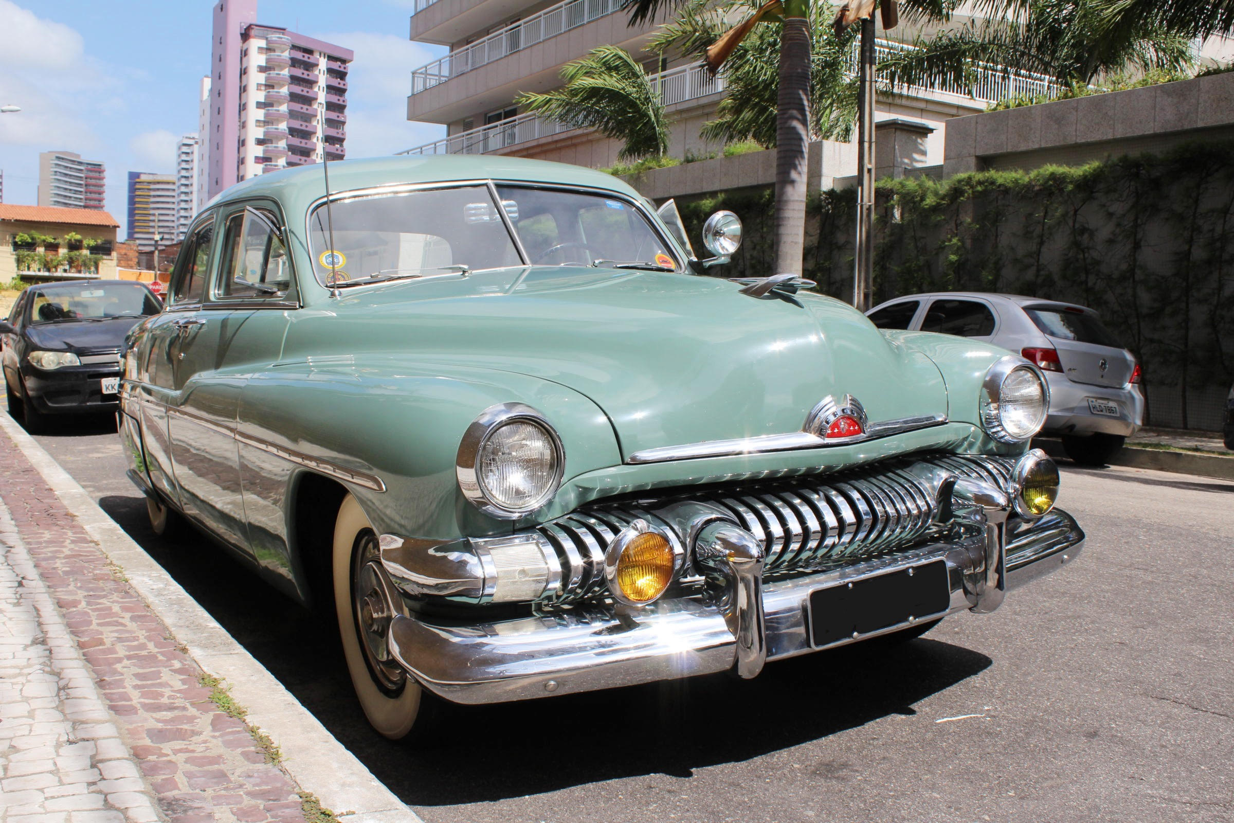 1951-Mercury-Eight-thegarage