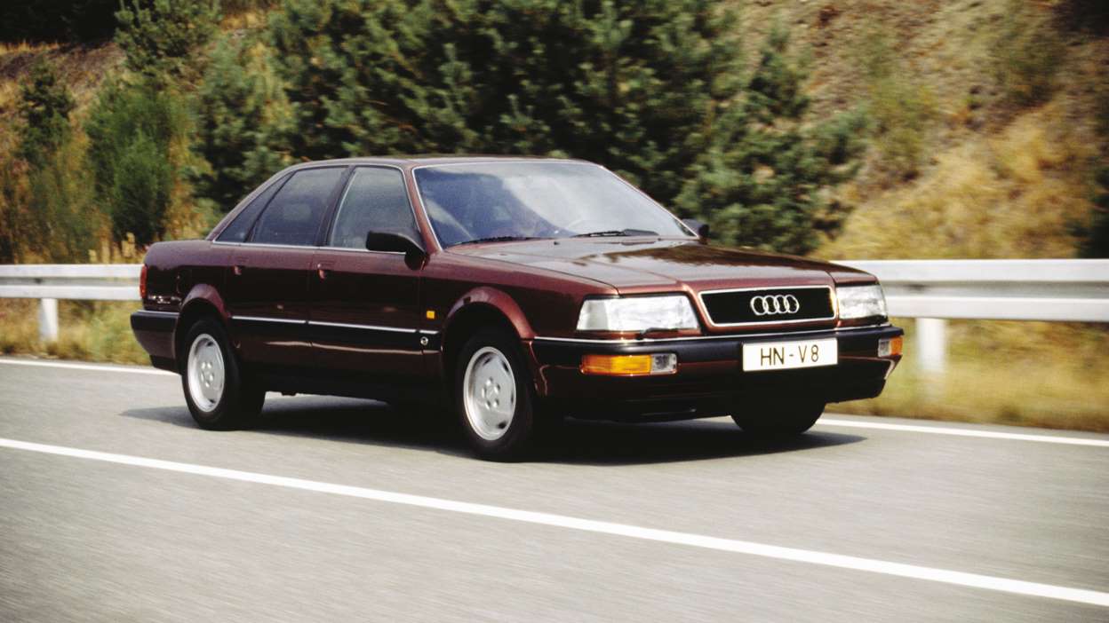 AUDI V8