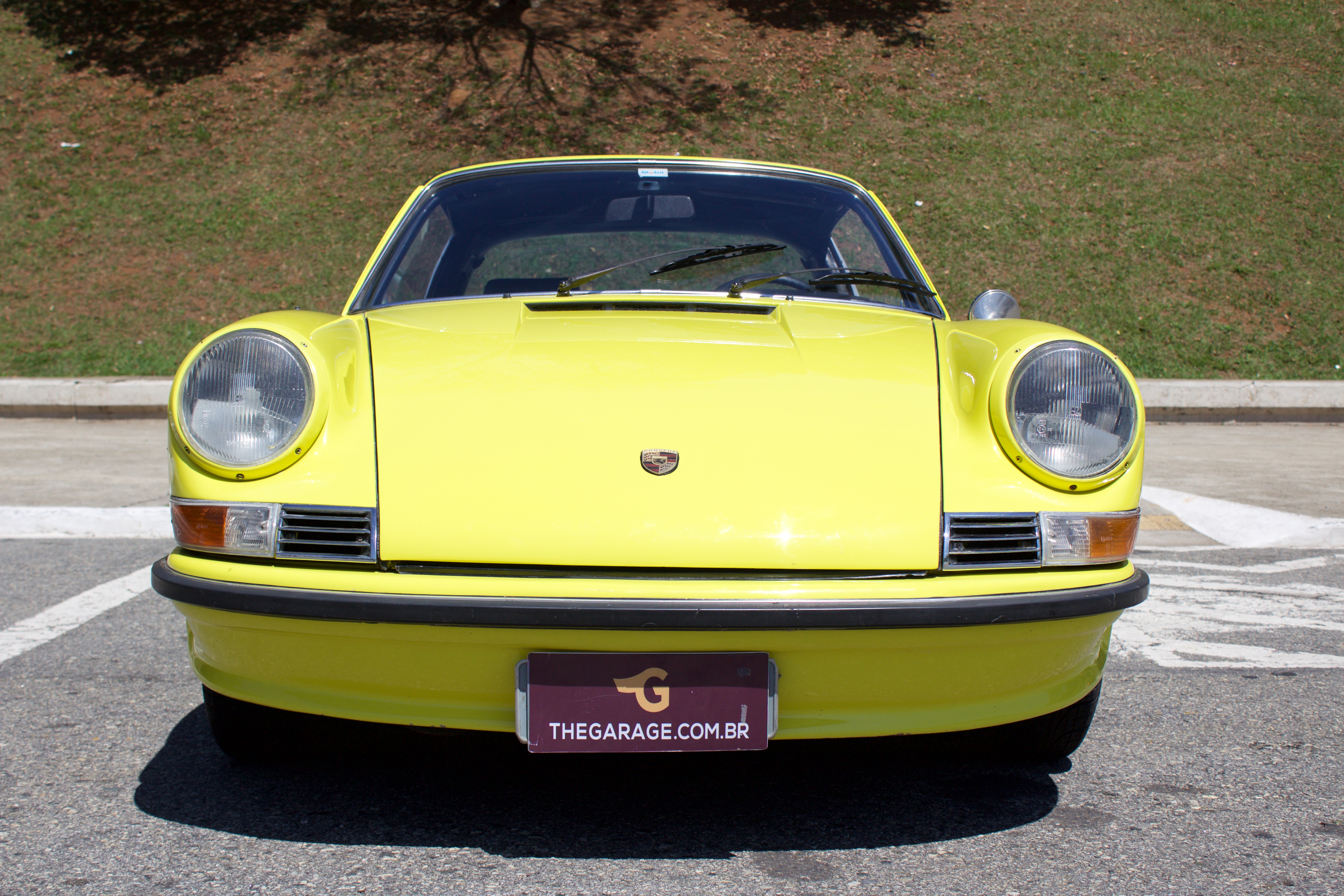 1972 Porsche 911T Targa amarela