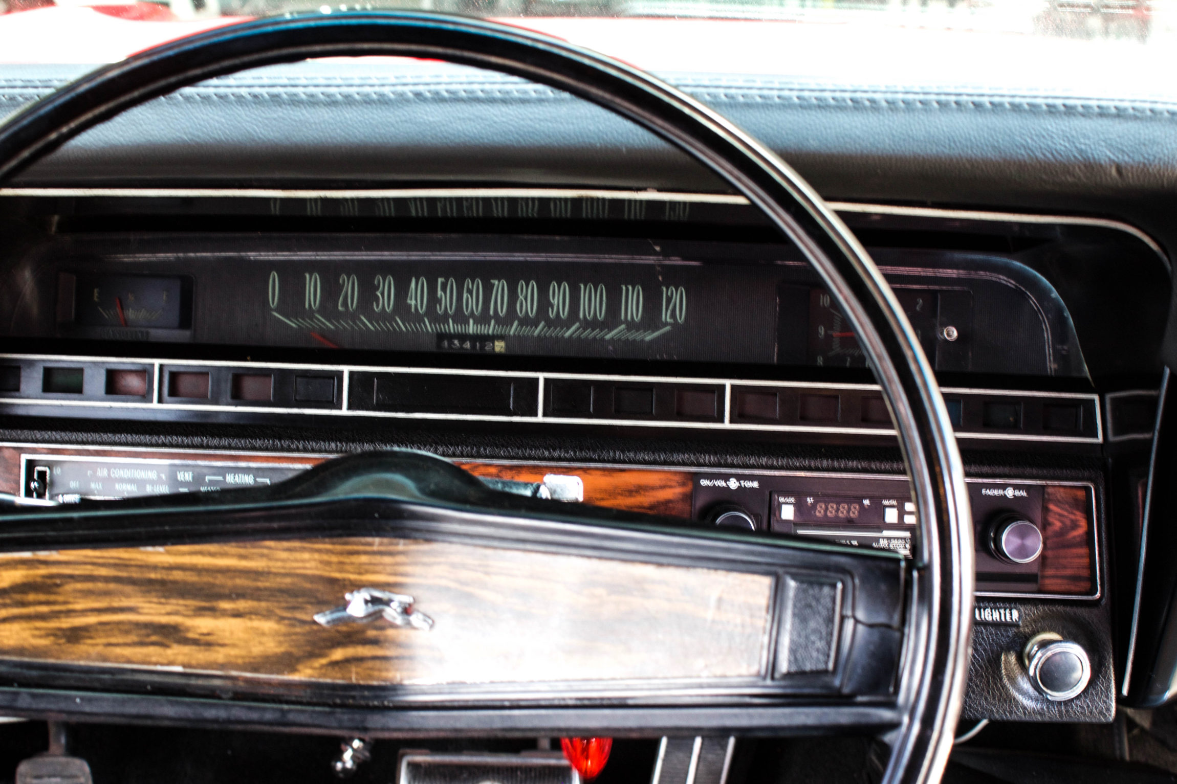 1969 Chevrolet Impala Coupé interior