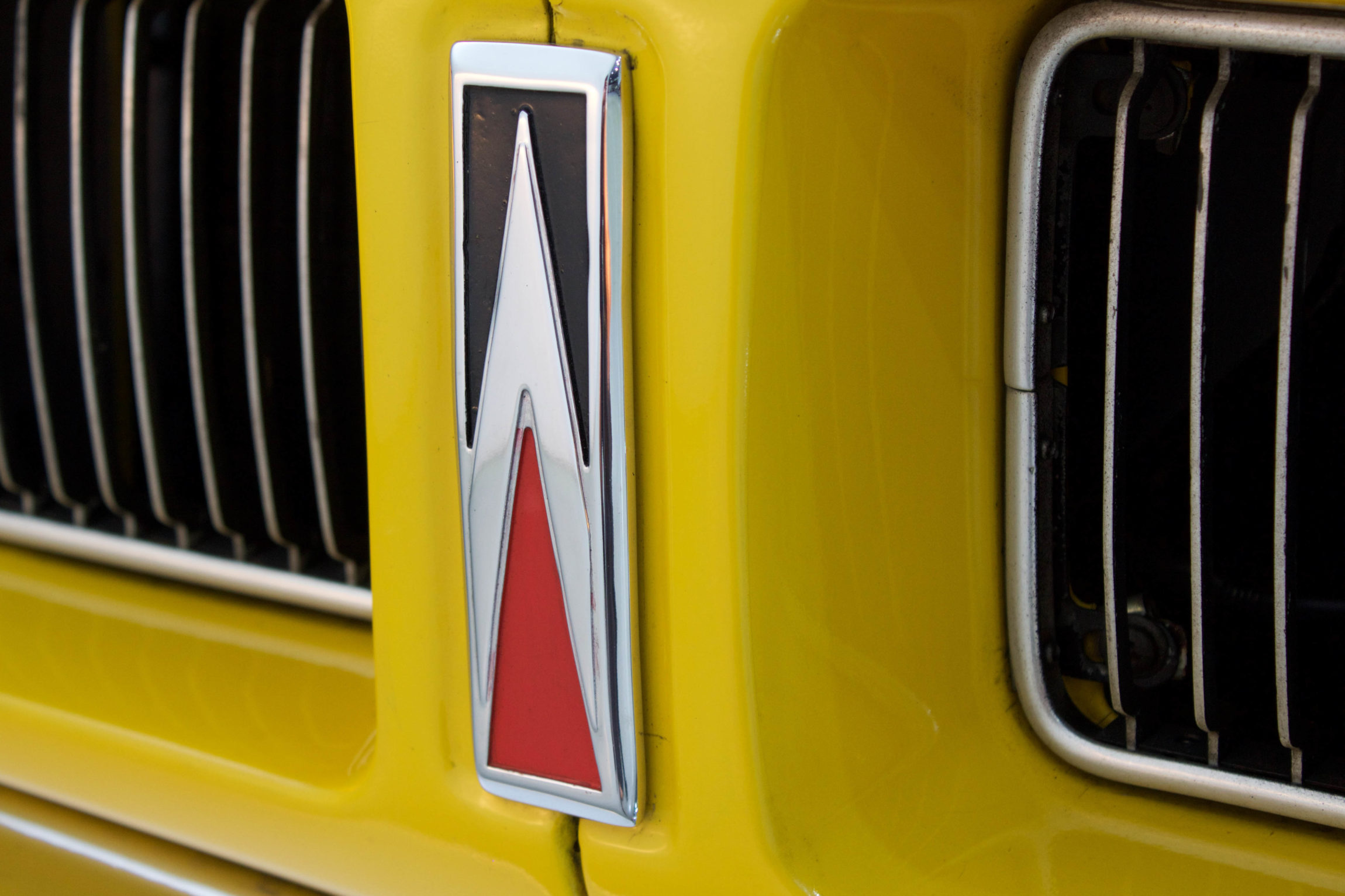 1975 Dodge Charger R/T Amarelo