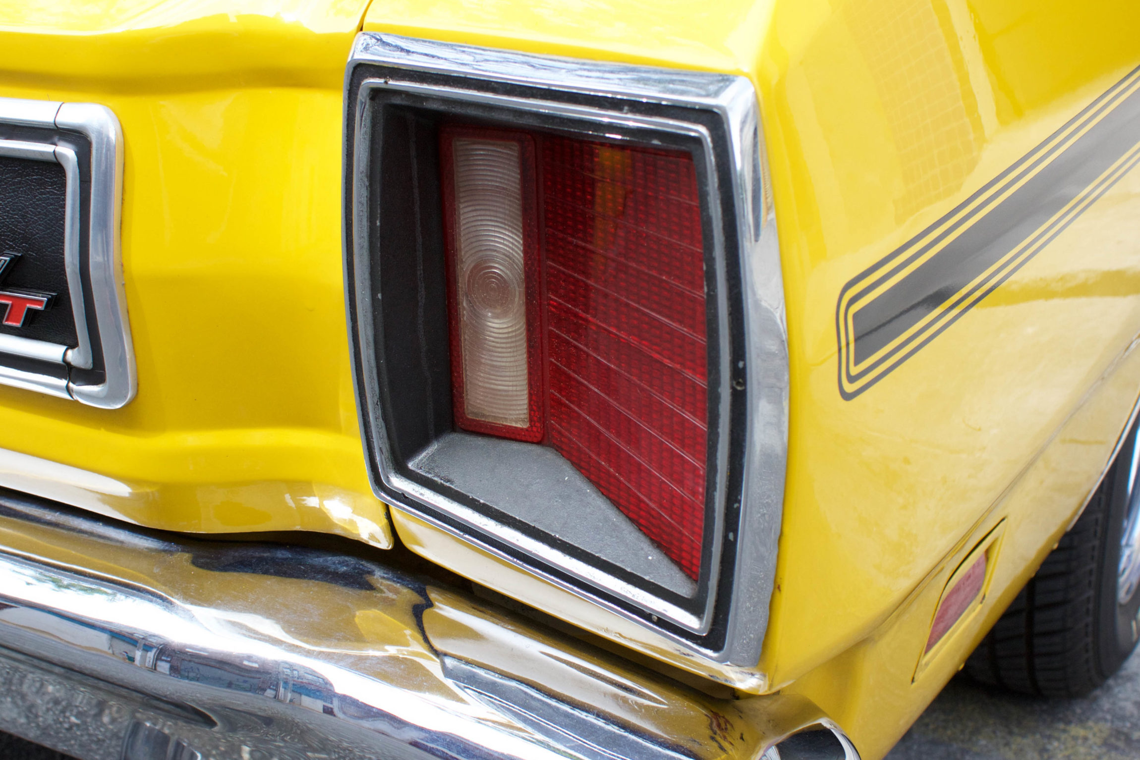 1975 Dodge Charger R/T Amarelo