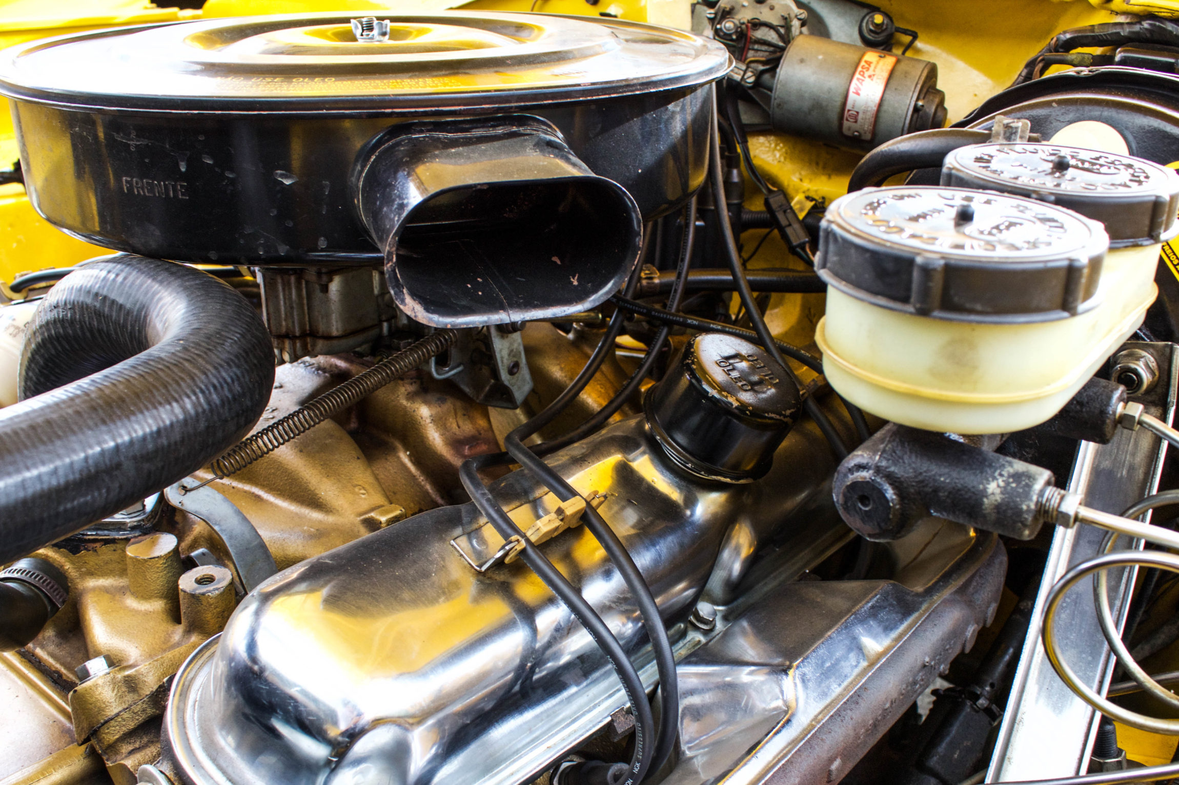 1975 Dodge Charger R/T Amarelo