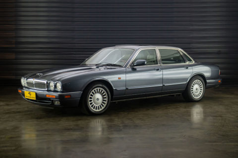 1995-jaguar-xj12-prata-a-venda-sao-paulo-sp-for-sale-the-garage-classicos-a-carros-antigos