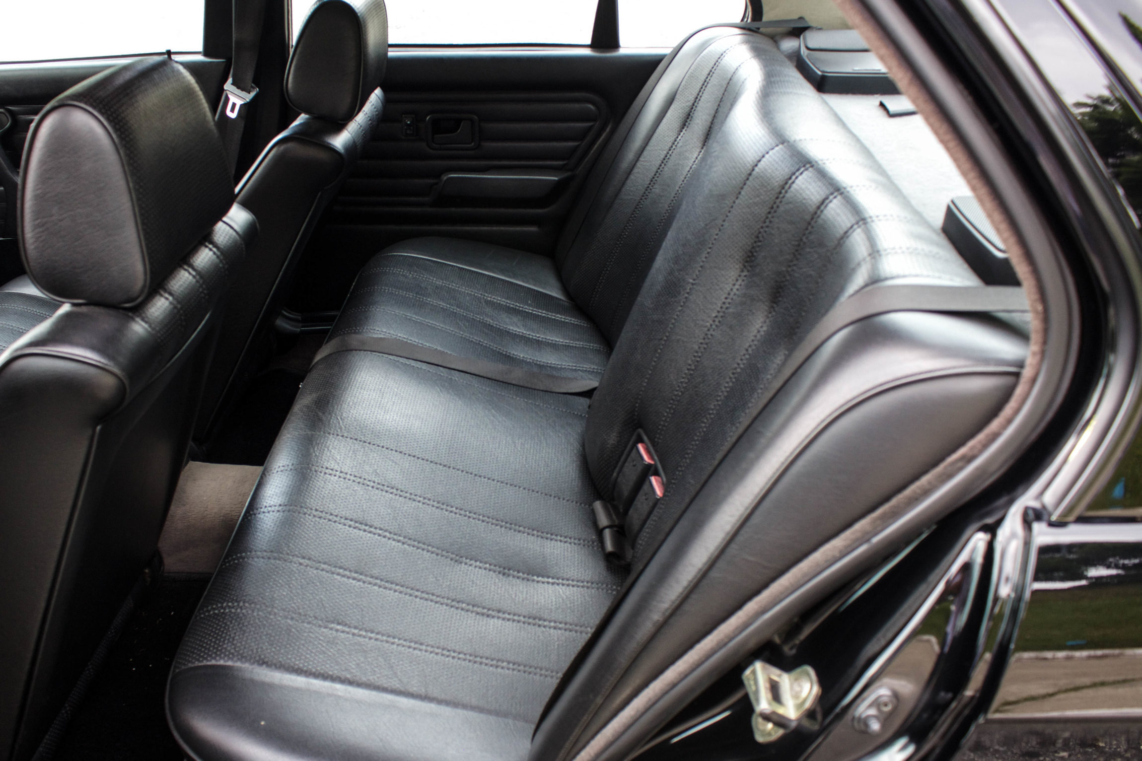 1990 BMW 325i E30 interior