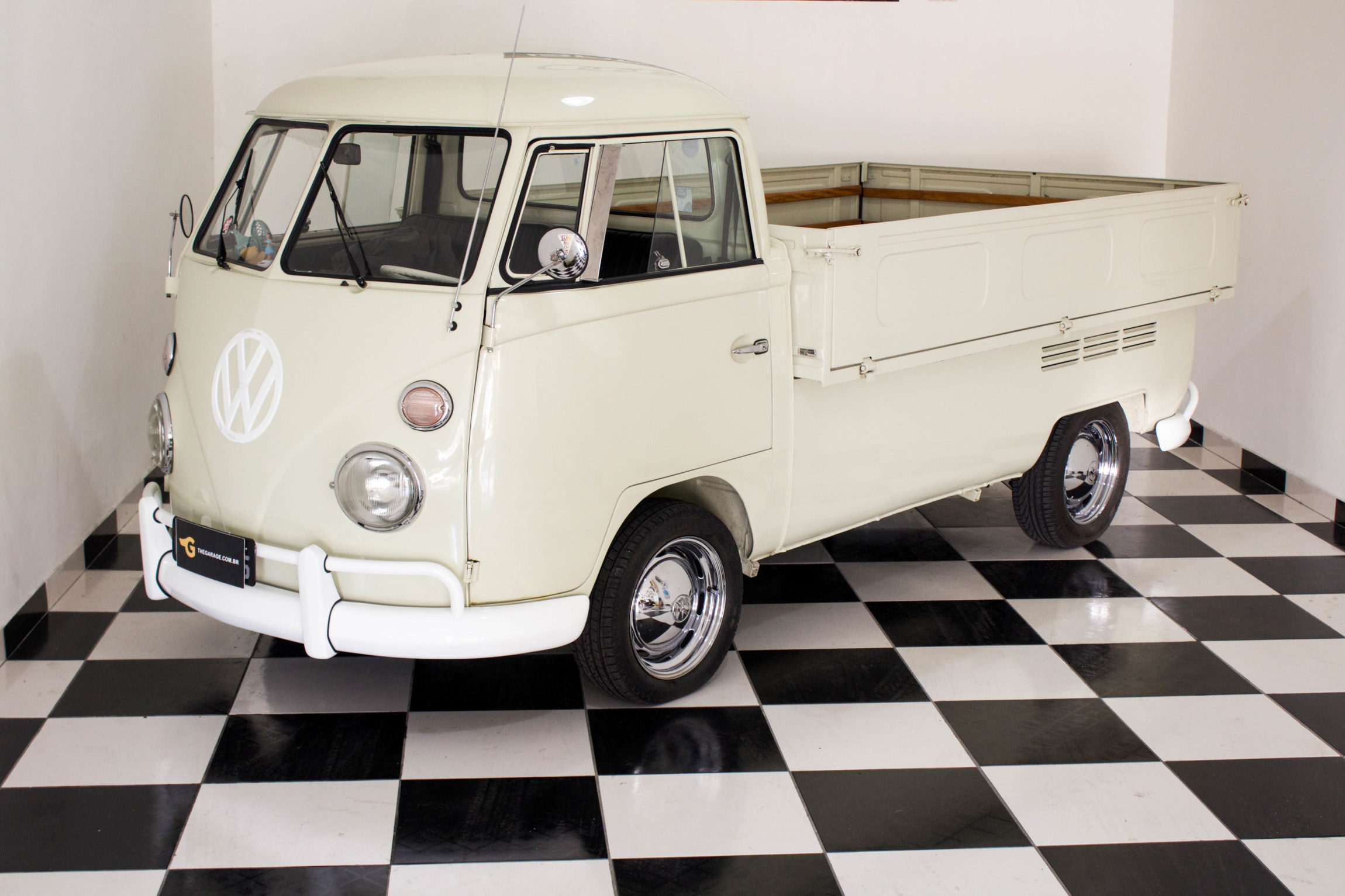 1974-Vw-Kombi-Pick-up-thegarage