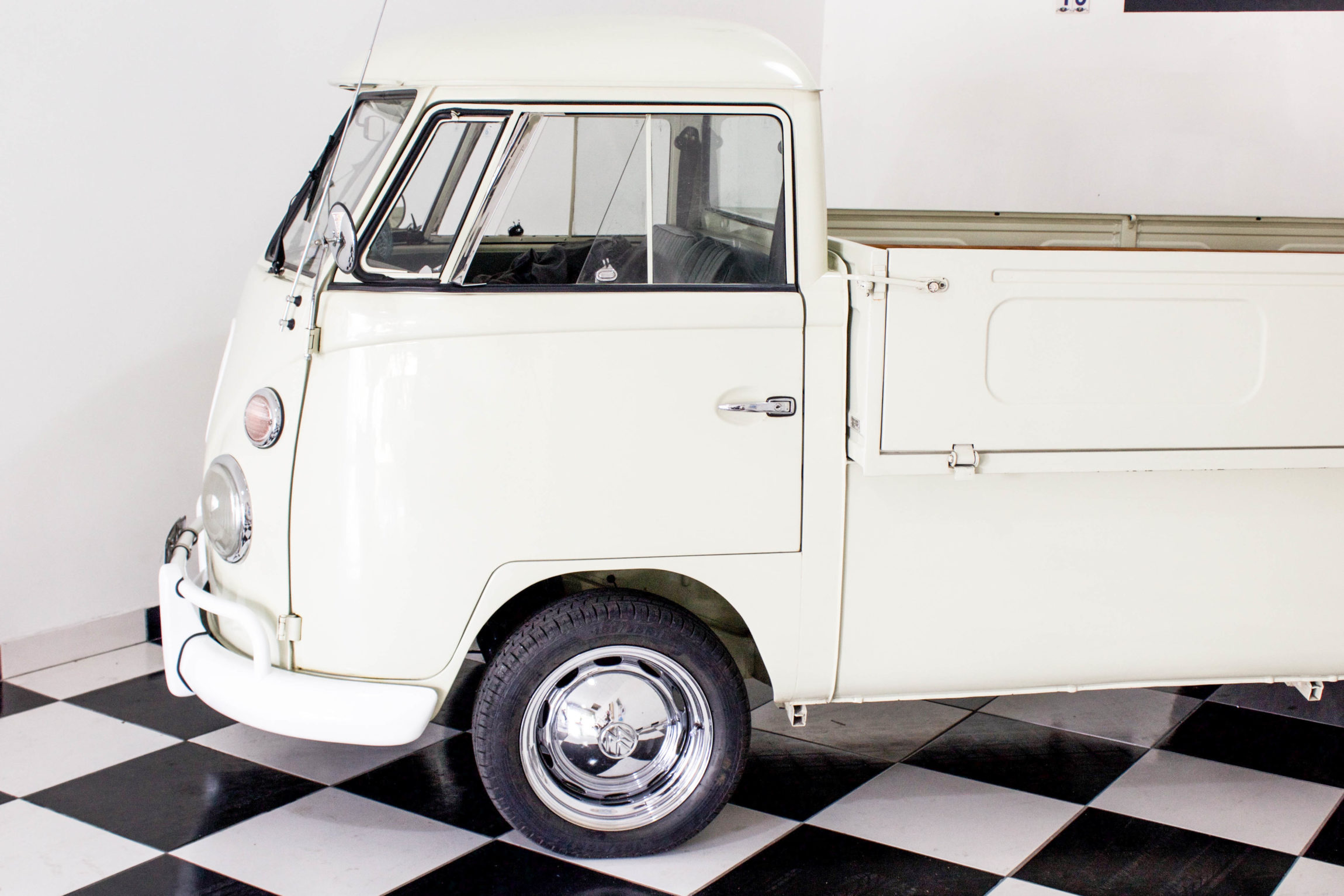 1974-Vw-Kombi-Pick-up-thegarage