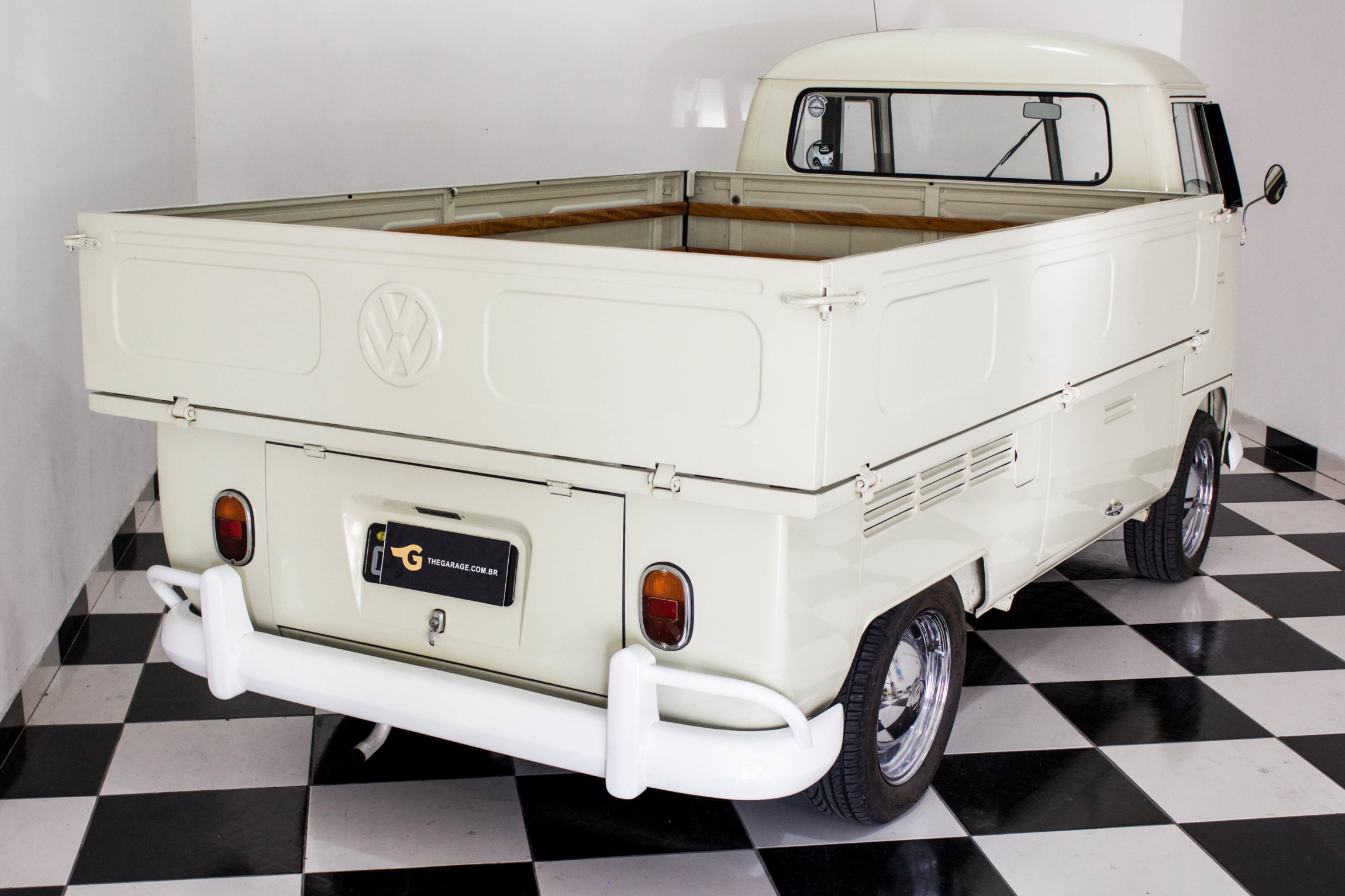 1974-Vw-Kombi-Pick-up-thegarage