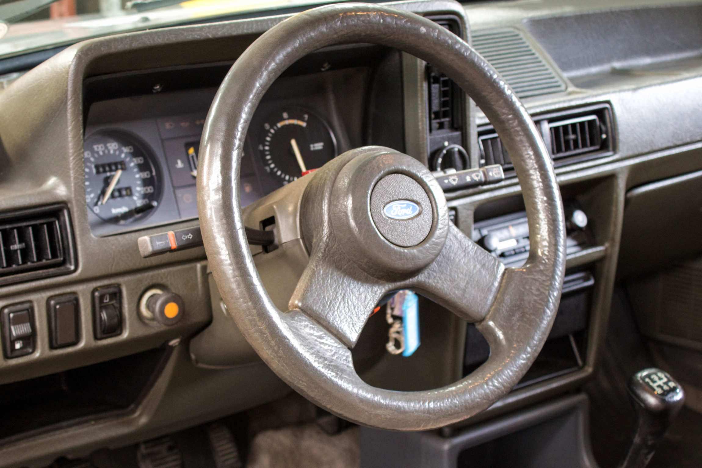 1986 Ford Escort XR3 volante e painel original