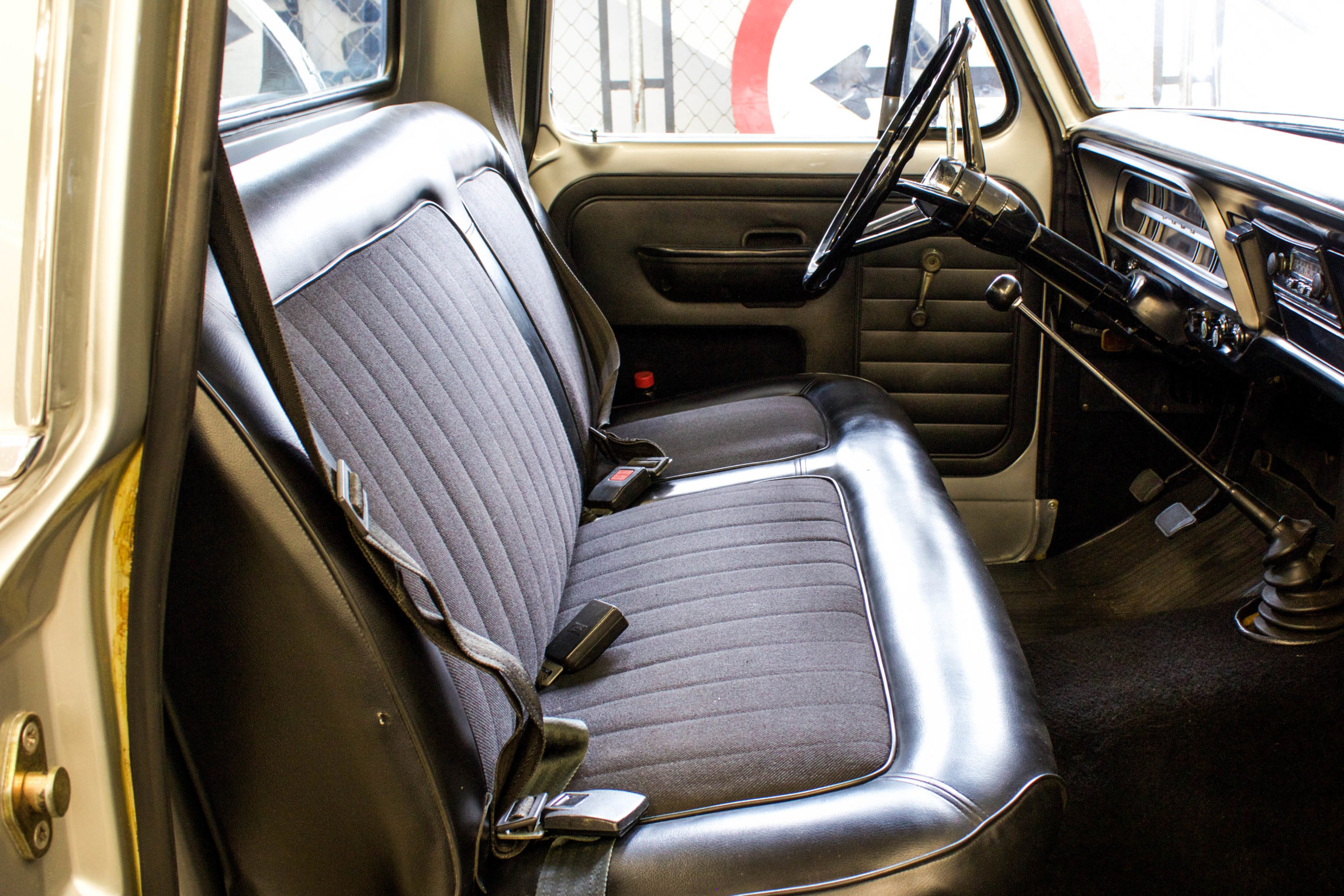 1980 Ford F-100 interior