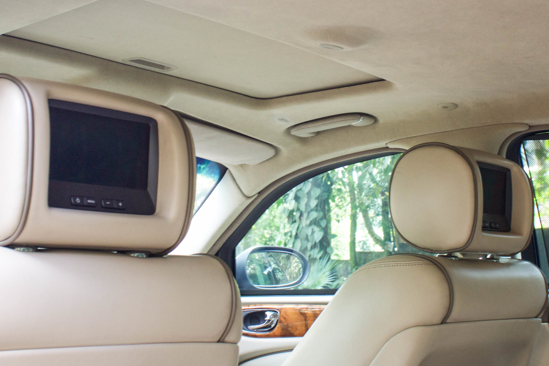 2004 Jaguar XJ8 com Supercharger interior