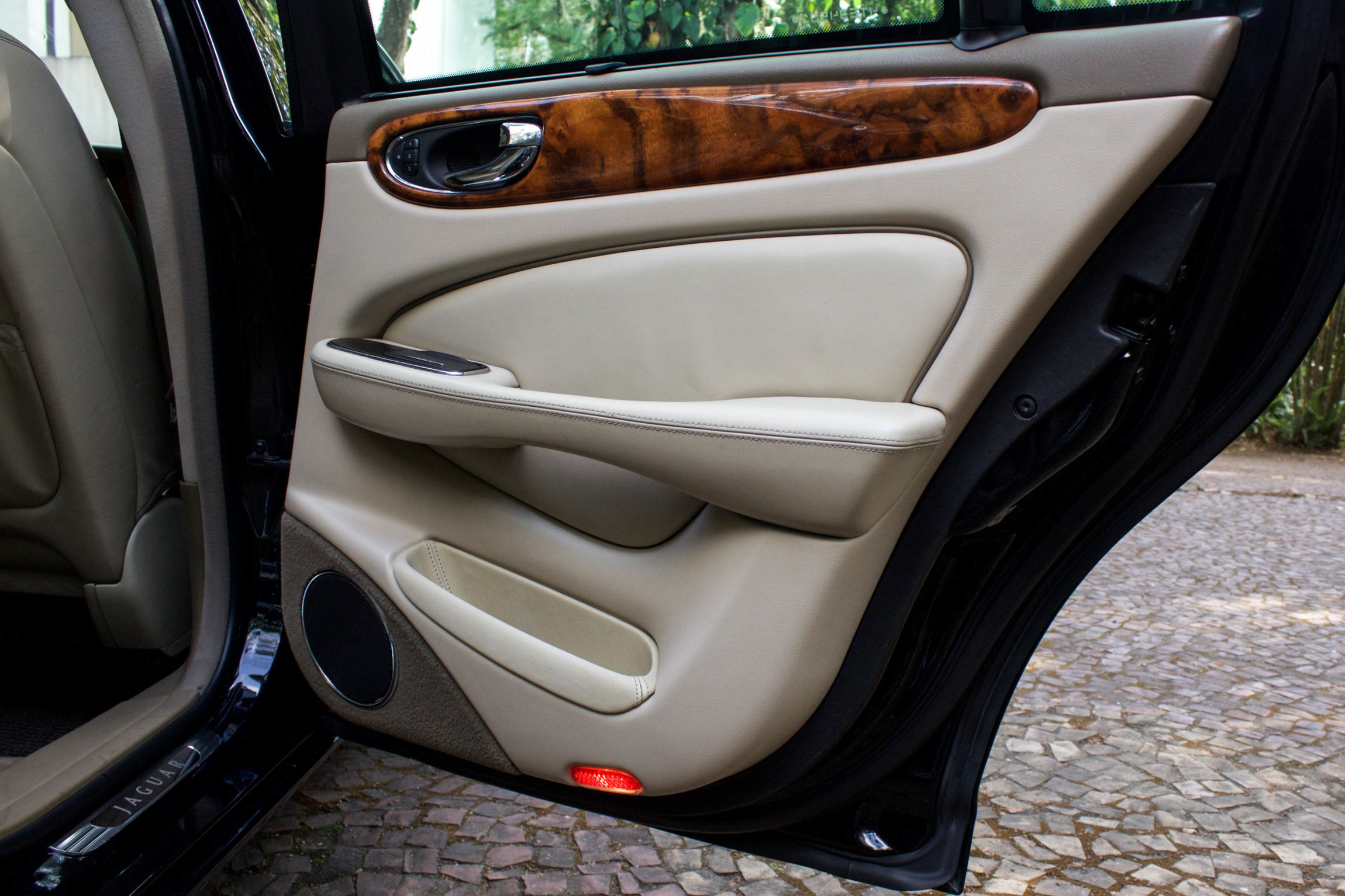 interior jaguar XJ8 Supercharger 2004