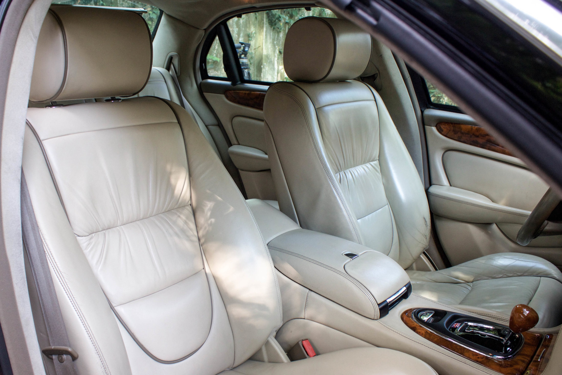 2004 Jaguar XJ8 com Supercharger interior