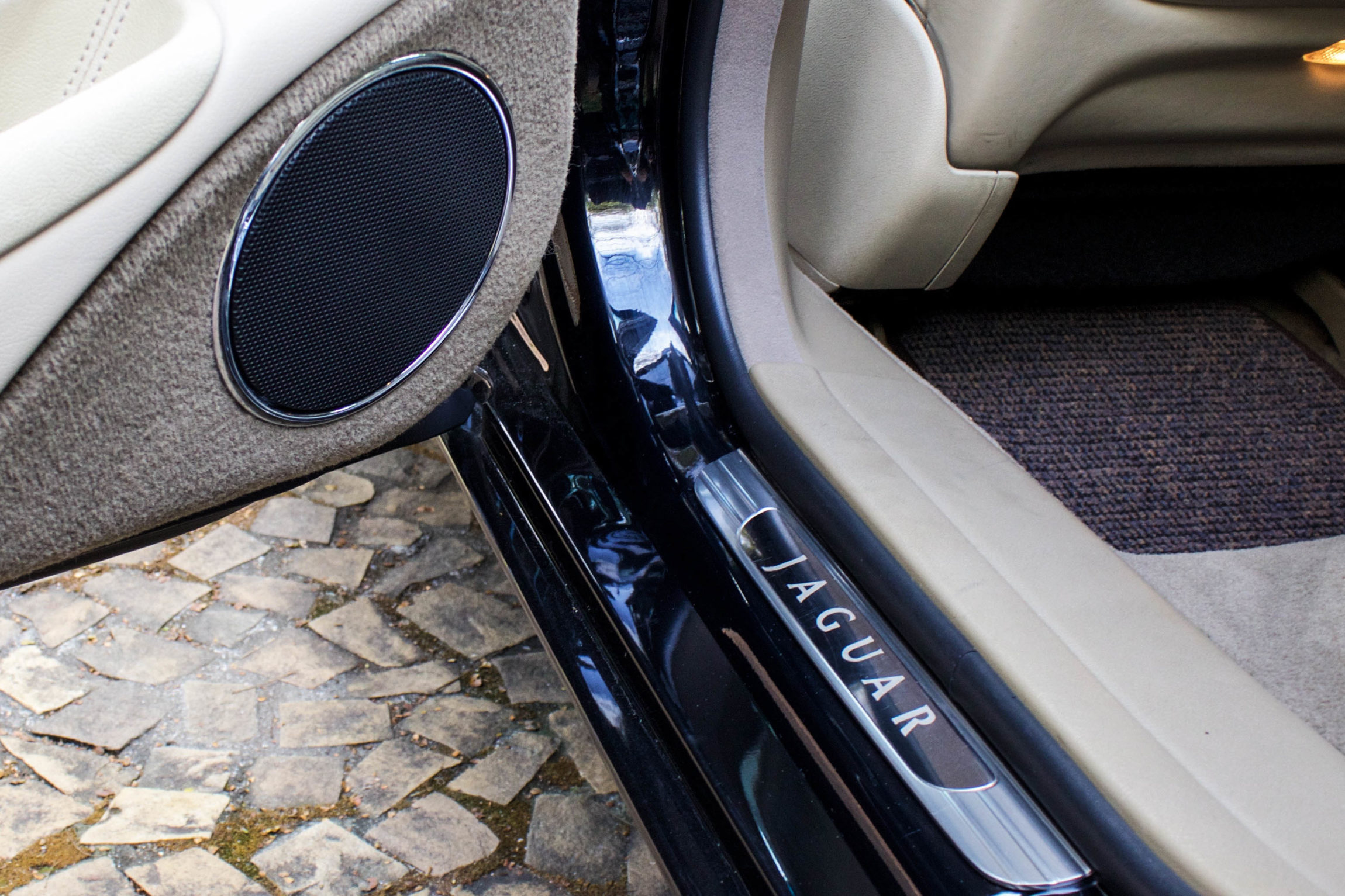 interior jaguar XJ8 Supercharger 2004