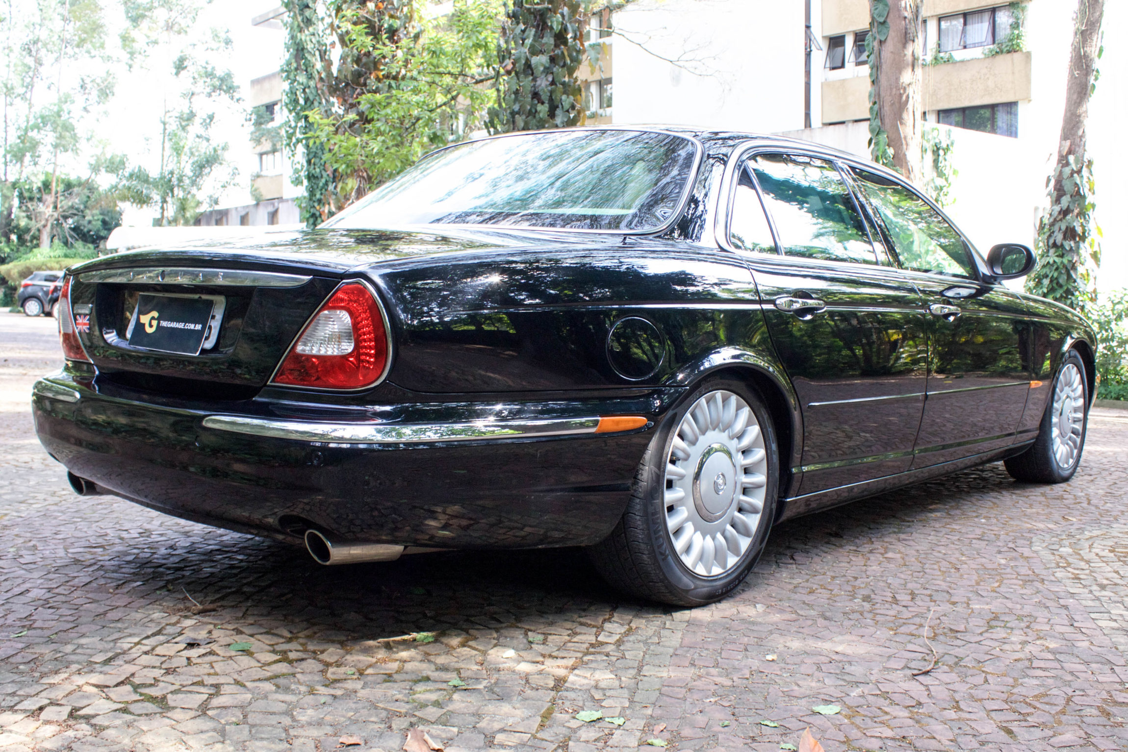 2004 Jaguar XJ8 com Supercharger preto blindado