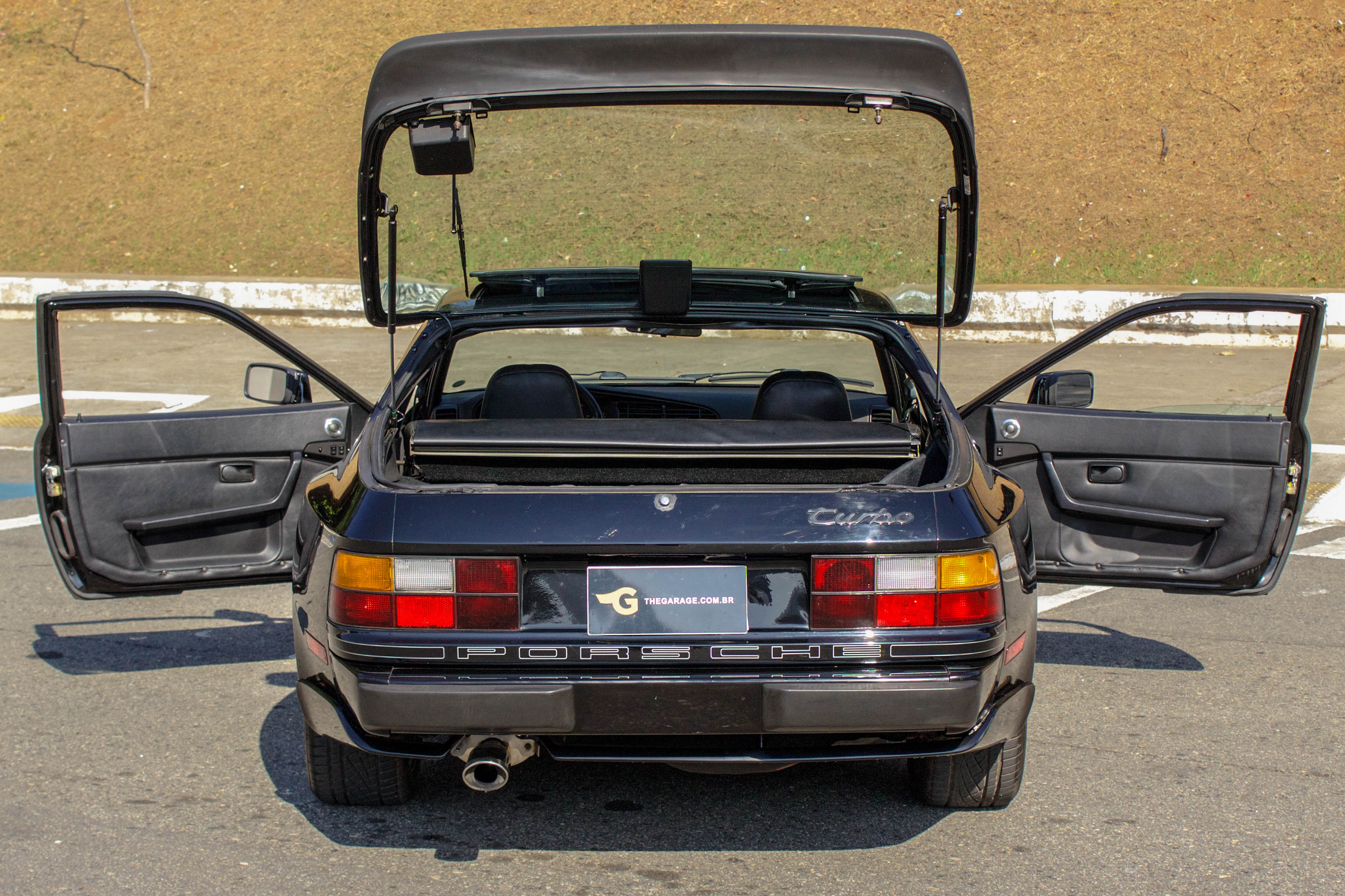 Linda Porsche 944 Turbo a venda na melhor loja de carros antigos de São Paulo