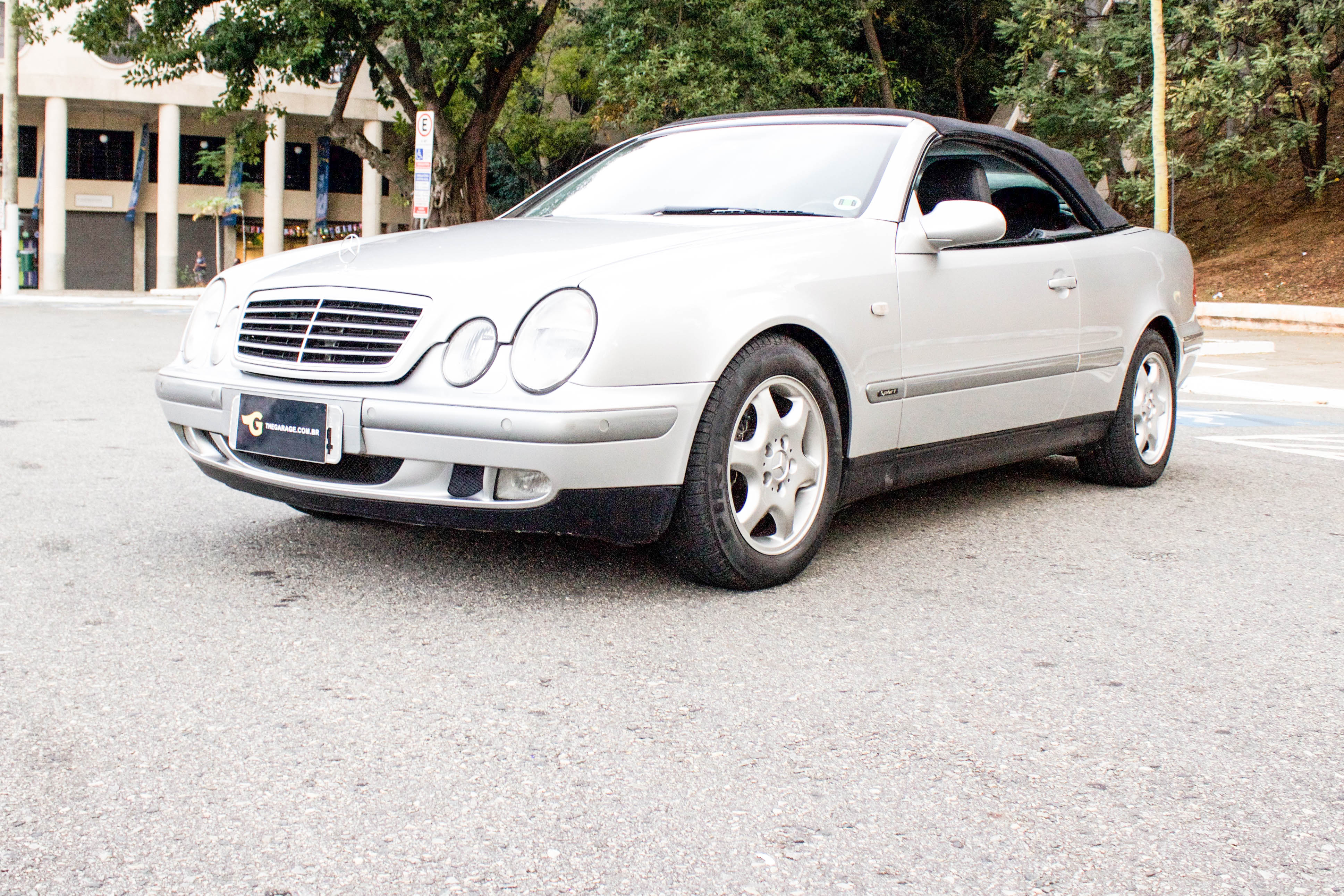 Mercedes-Benz-CLK320-Cabriolet