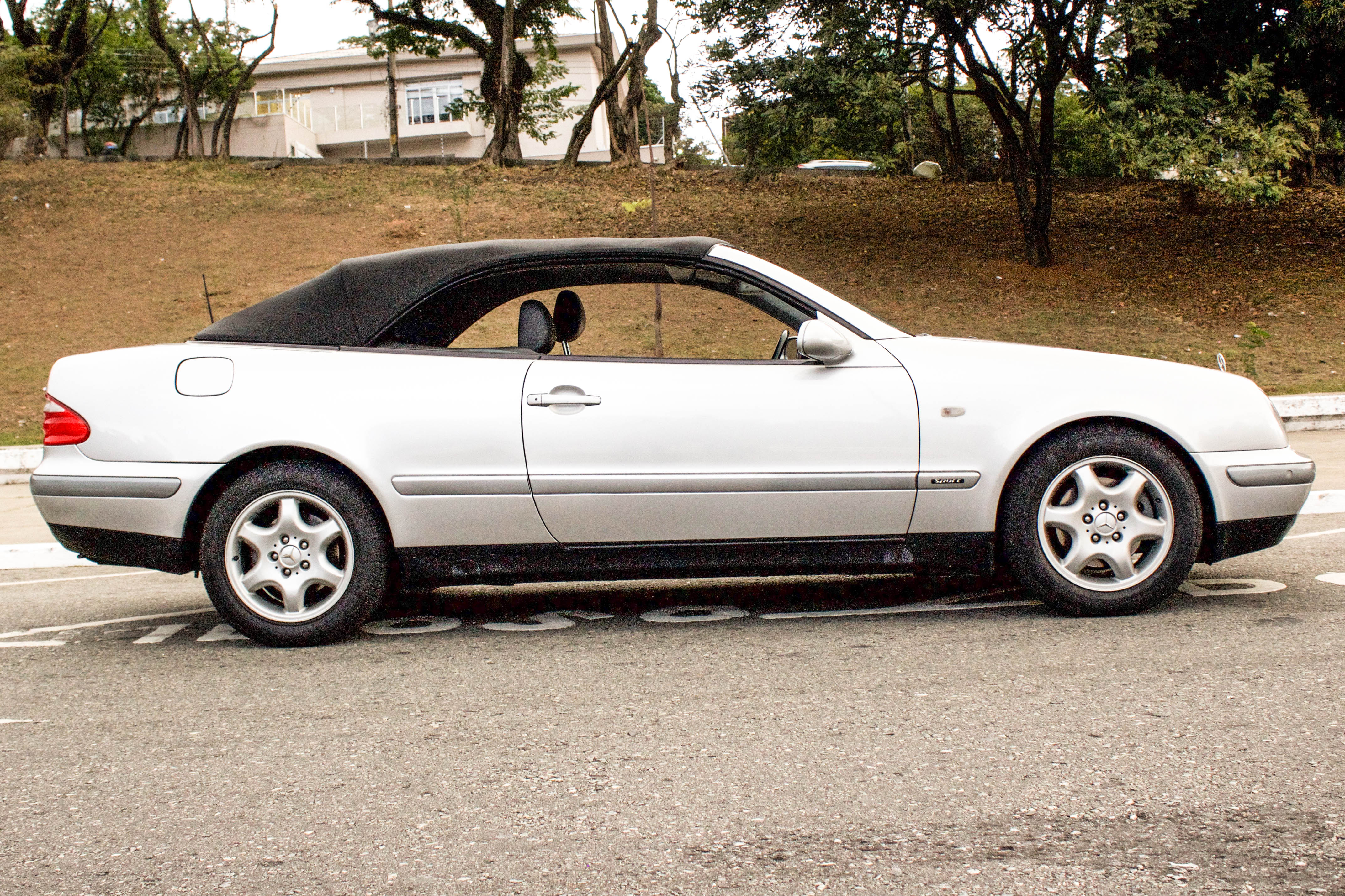 Mercedes-Benz-CLK320-Cabriolet