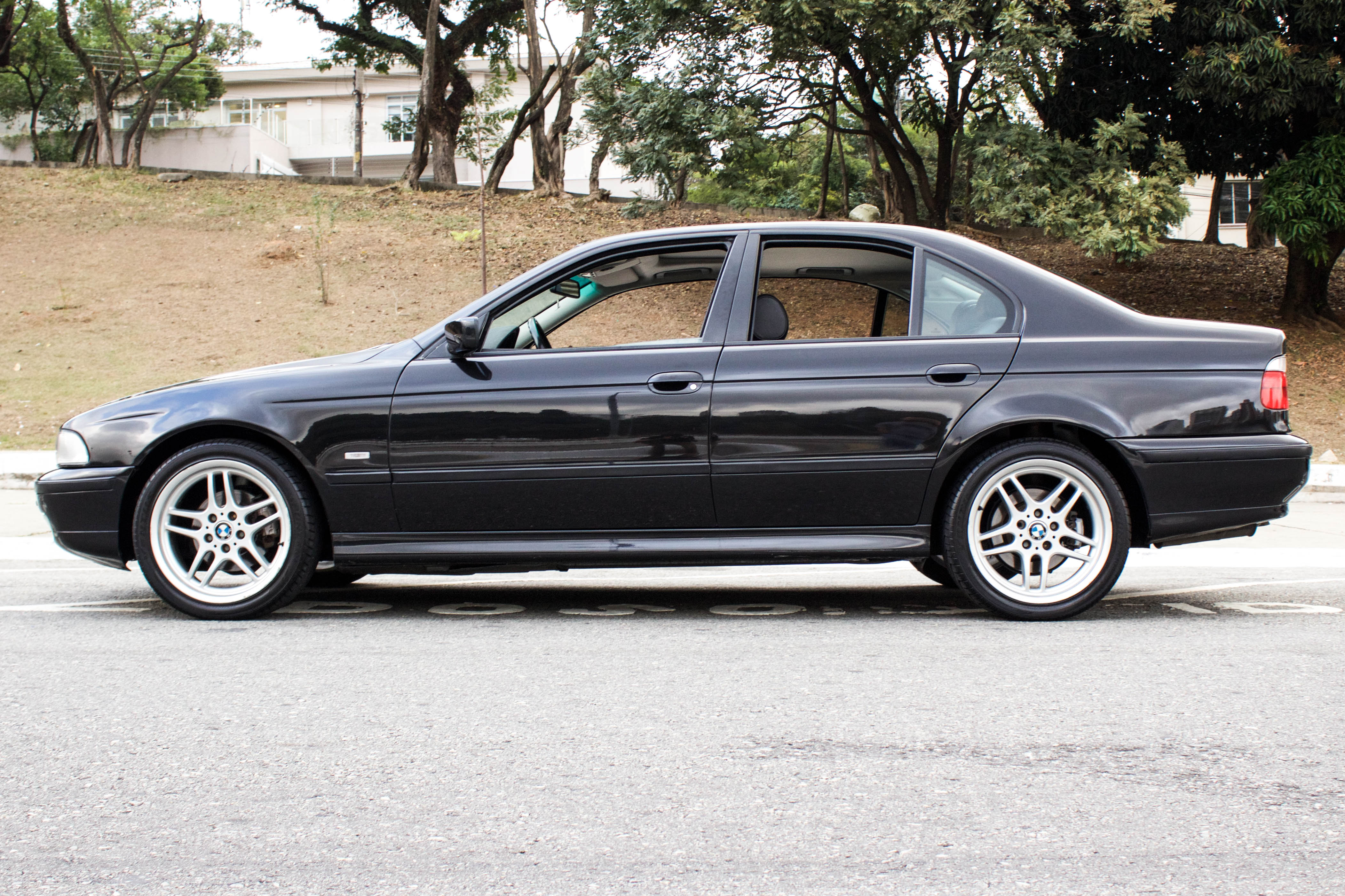 BMW-528i-E39-motor