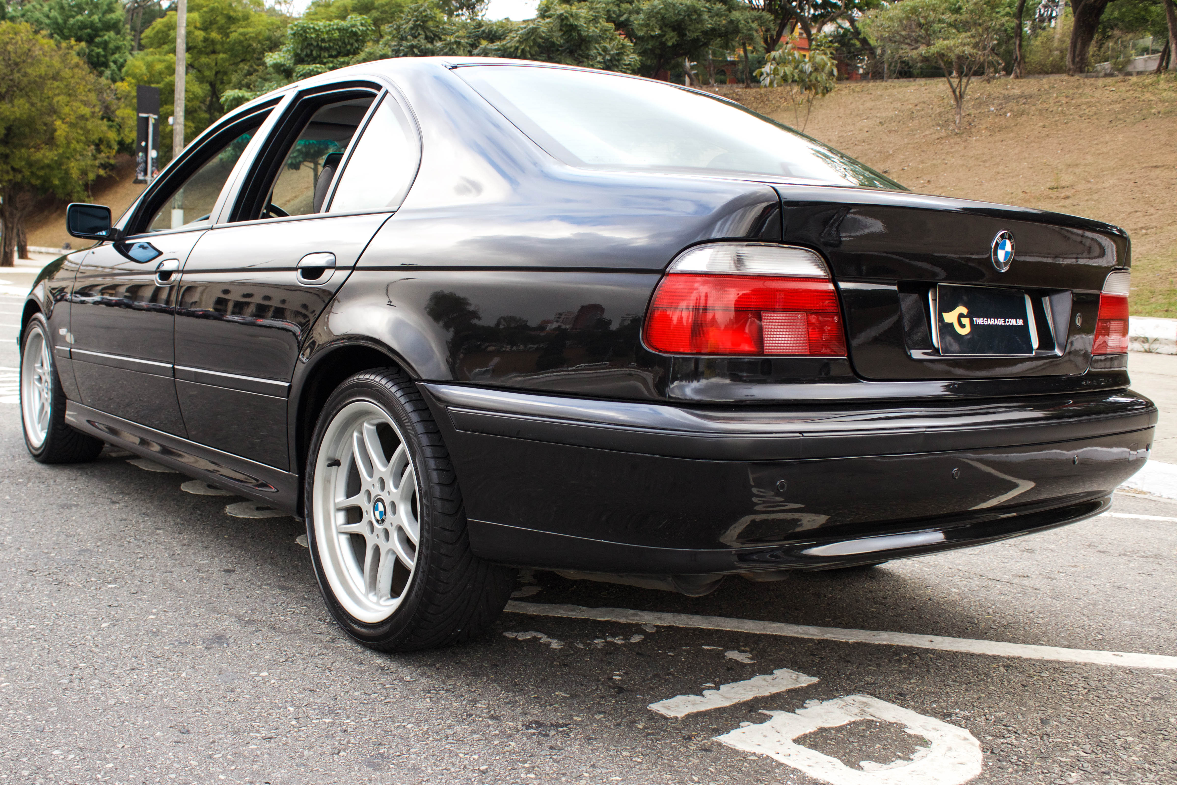 BMW-528i-E39