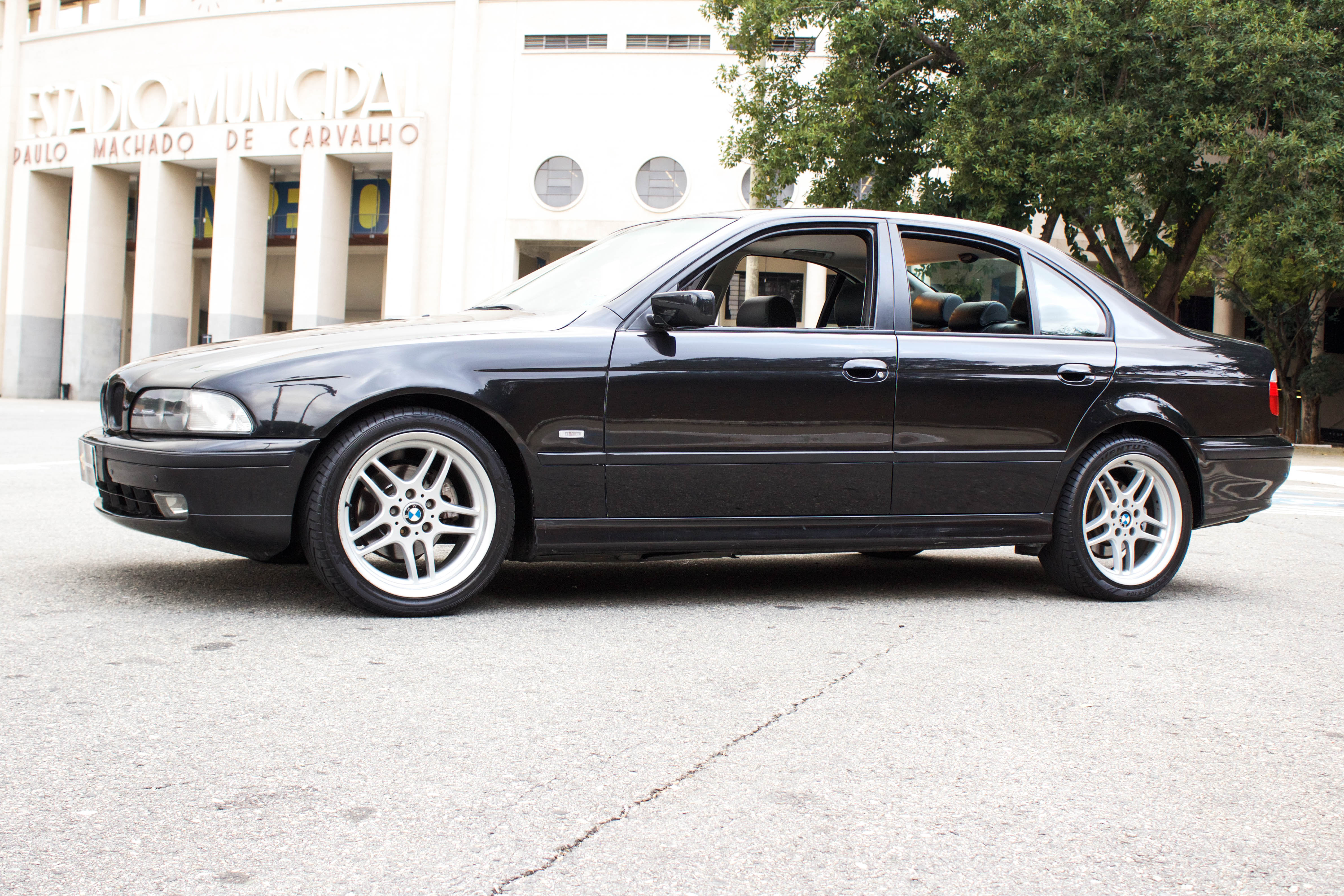 BMW-528i-E39