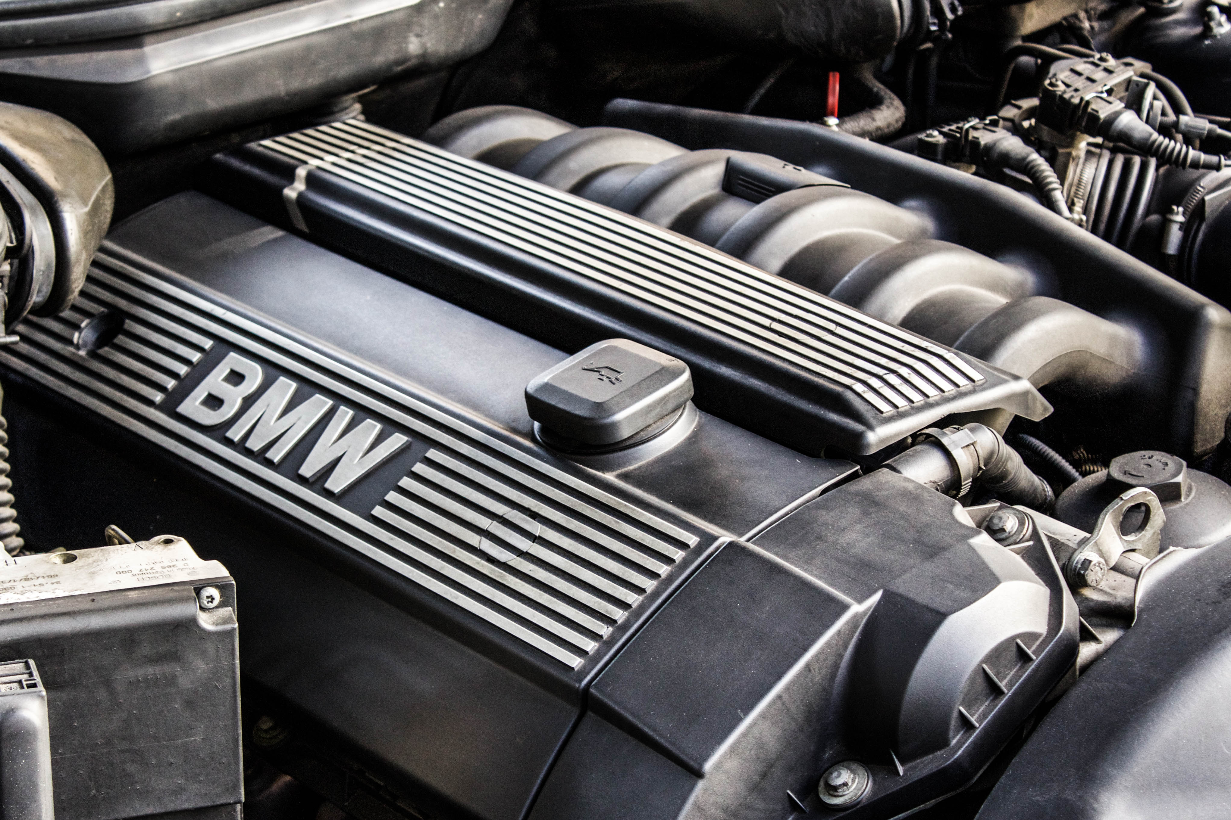 BMW-528i-E39-motor