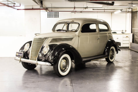 1937 Ford Deluxe Tudor a venda