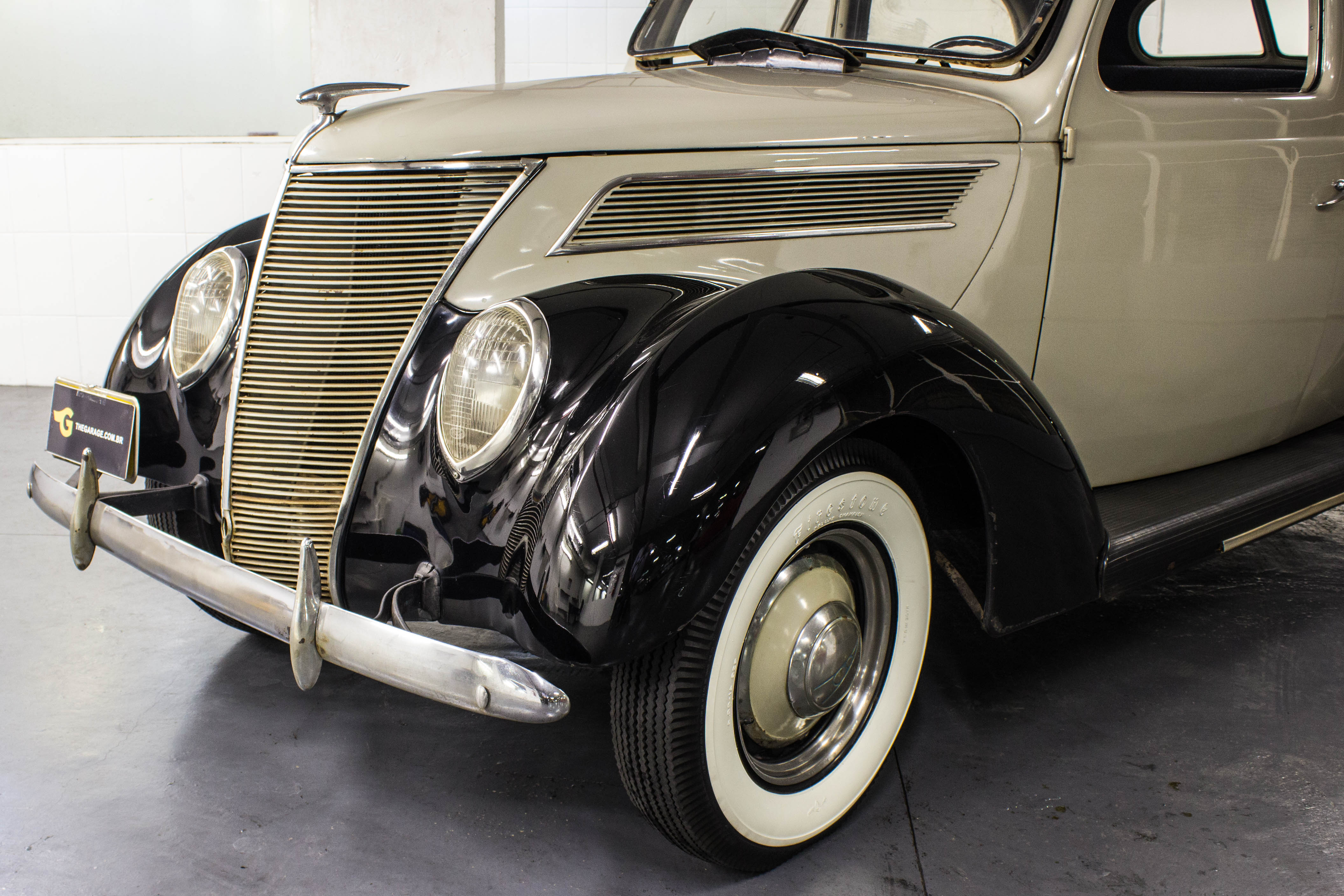 1937 Ford Deluxe Tudor a venda