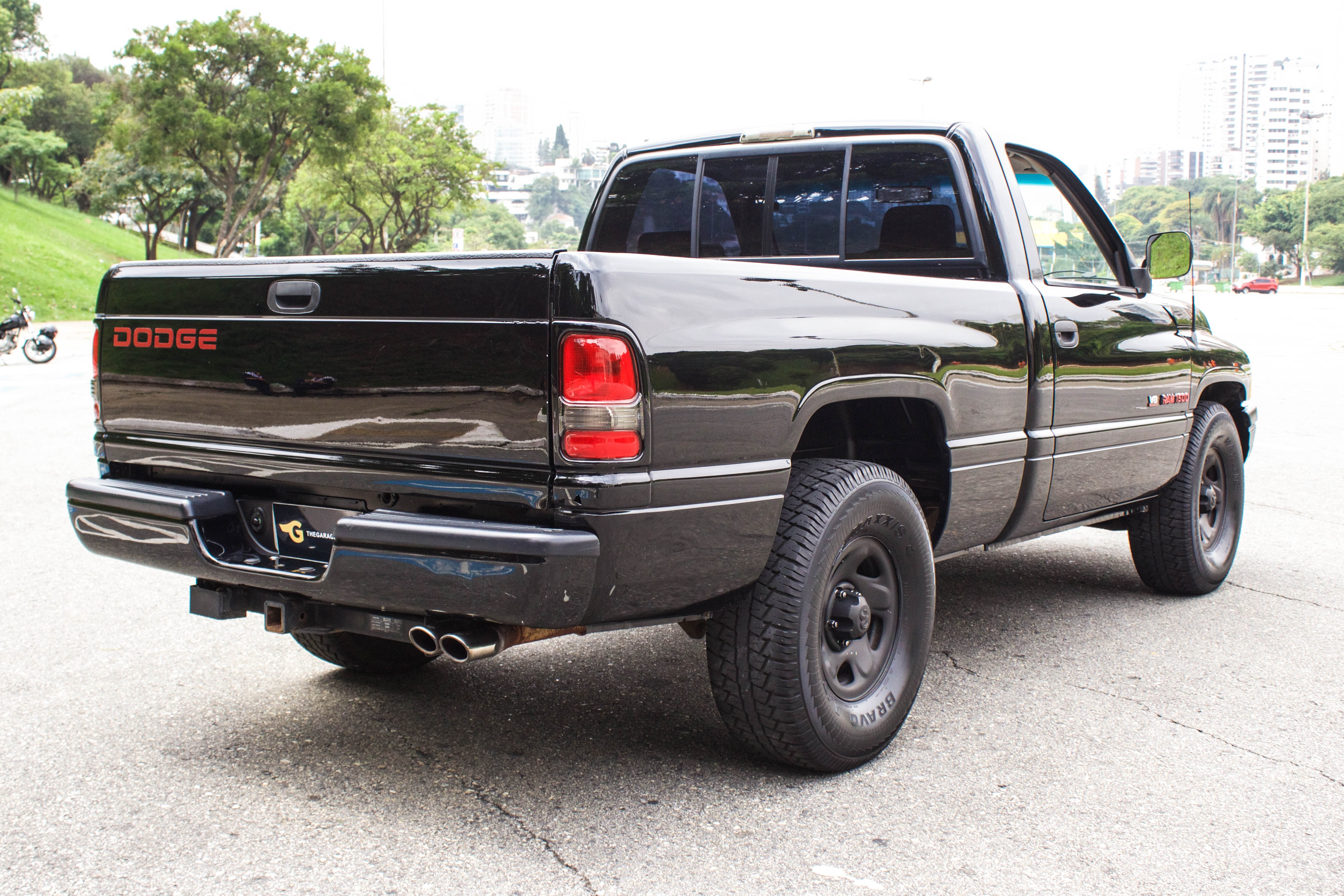 1994 Dodge Ram 1500 V8 a venda na The garage loja de carros antigos