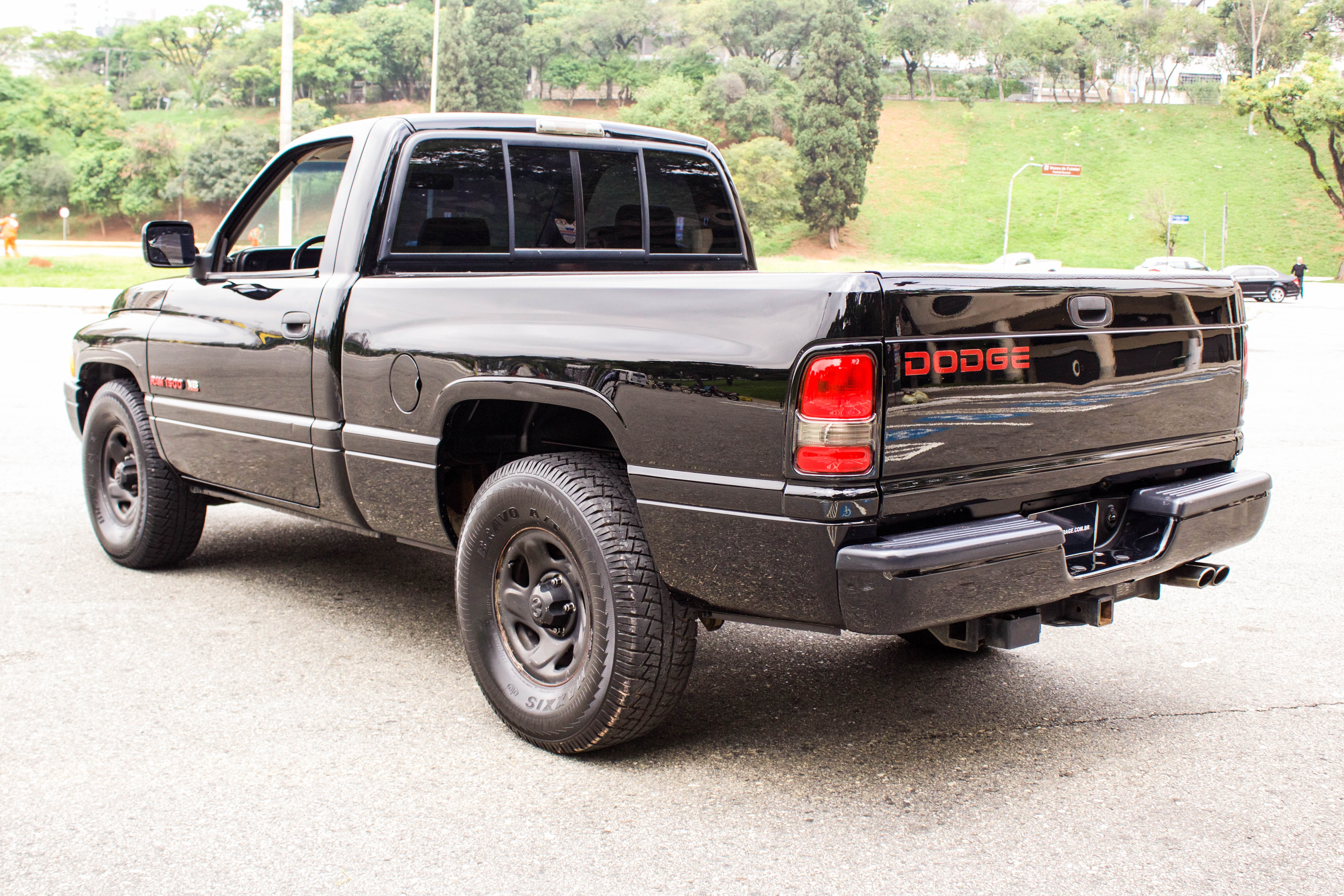 1994 Dodge Ram 1500 V8 a venda na The garage loja de carros antigos