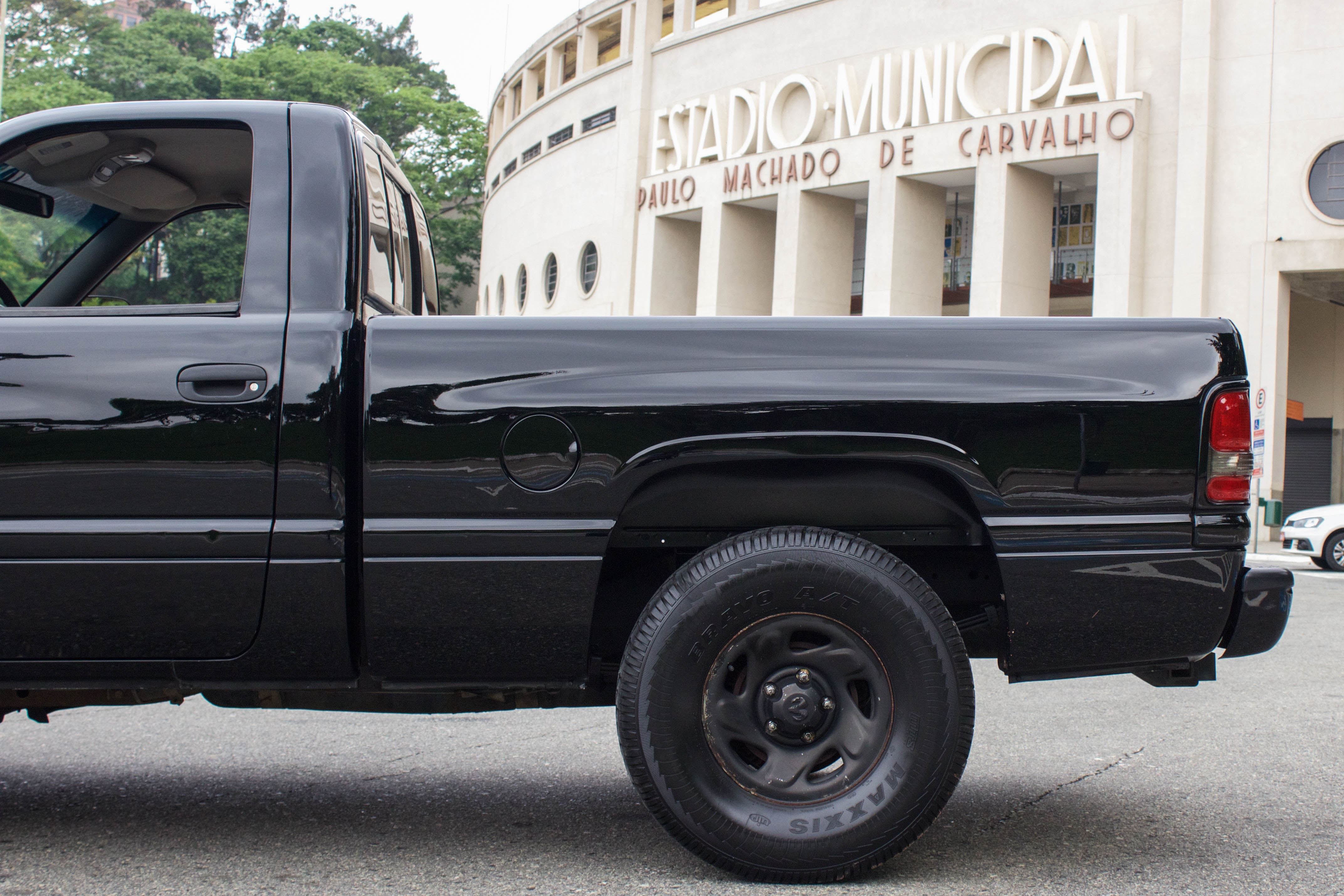 1994 Dodge Ram 1500 V8 a venda na The garage loja de carros antigos