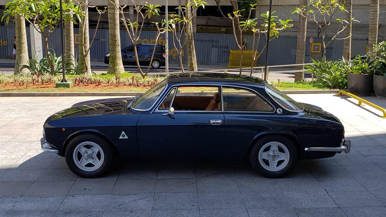 1974 Alfa Romeo GTV 2000