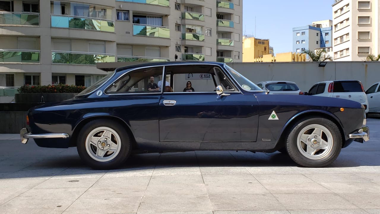 1974 Alfa Romeo GTV 2000