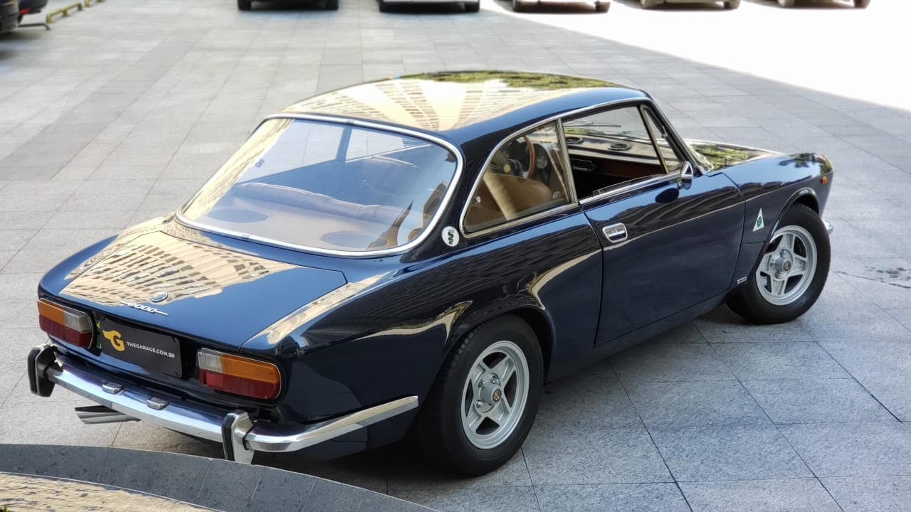 1974 Alfa Romeo GTV 2000