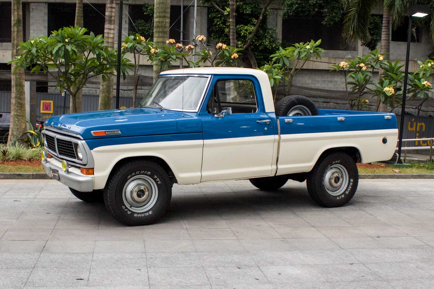 1977 Ford F100 A VENDA