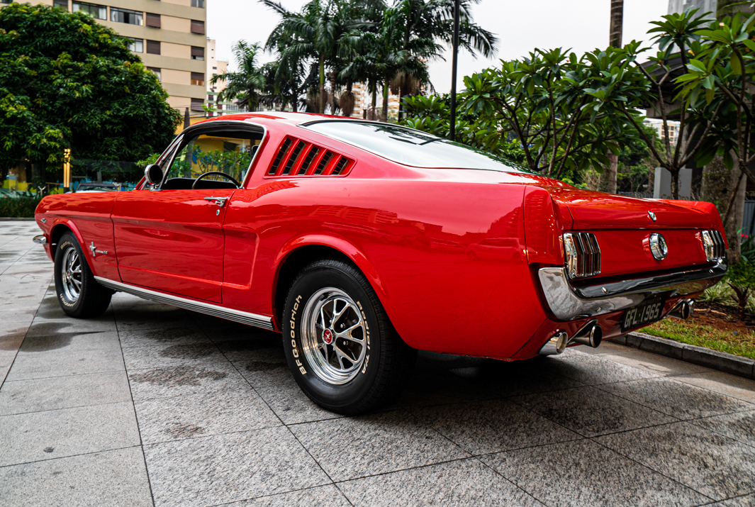 1965 Ford Mustang Fastback 2 + 21965 Ford Mustang Fastback 2 + 2