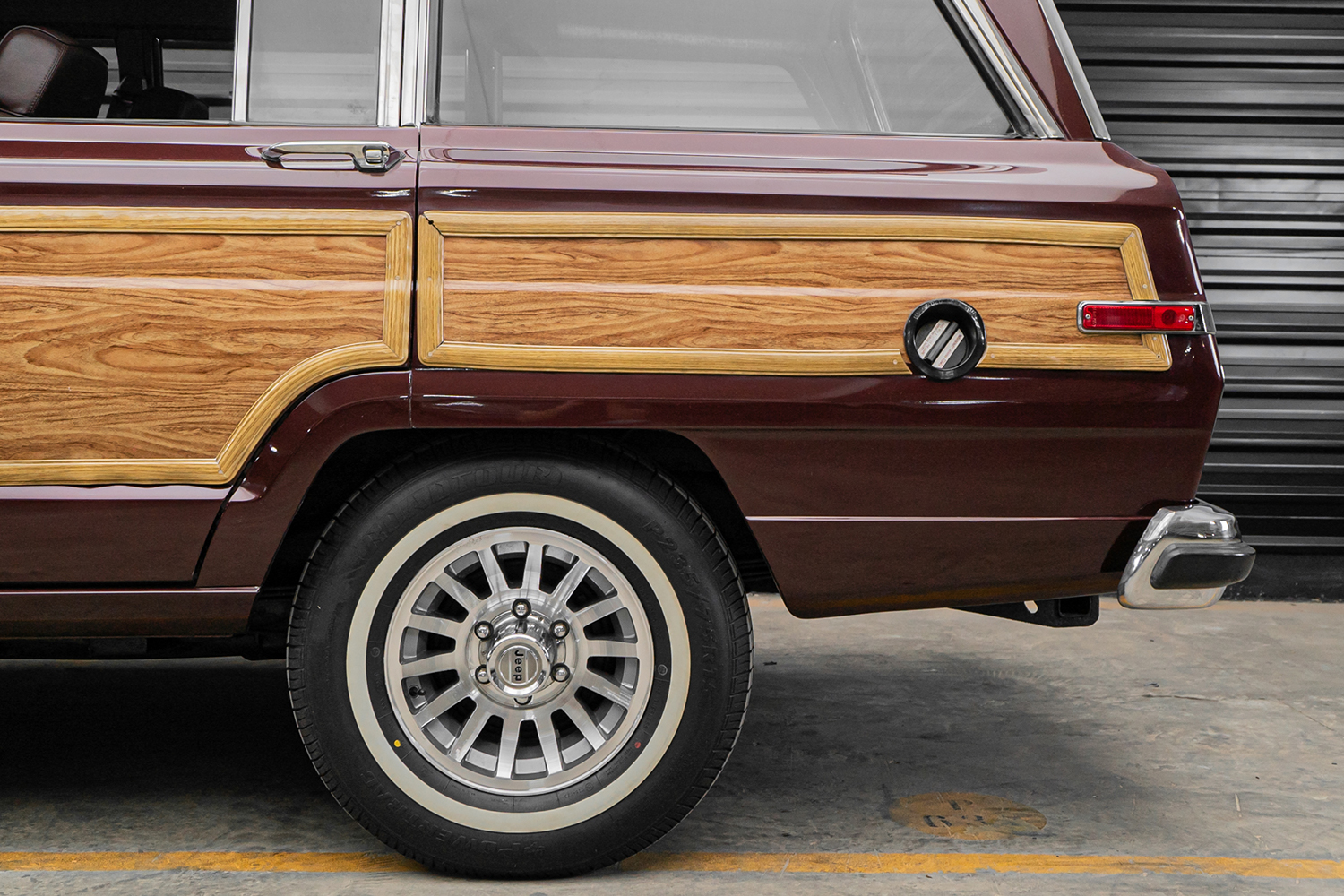 1990 Jeep Grand Wagoneer