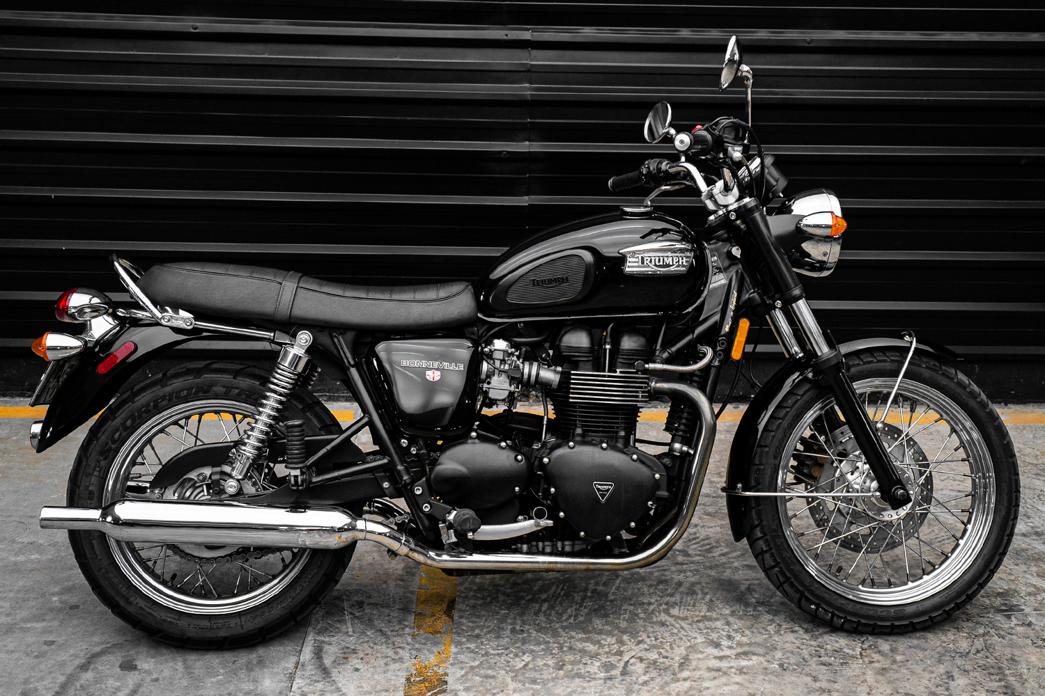 2005 Bonneville T100