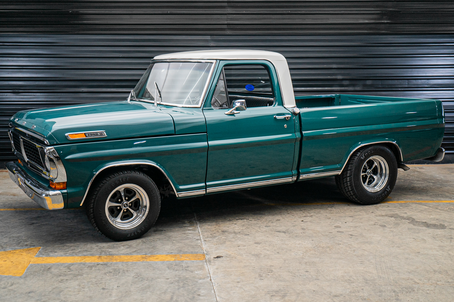 1975 Ford F100 V8