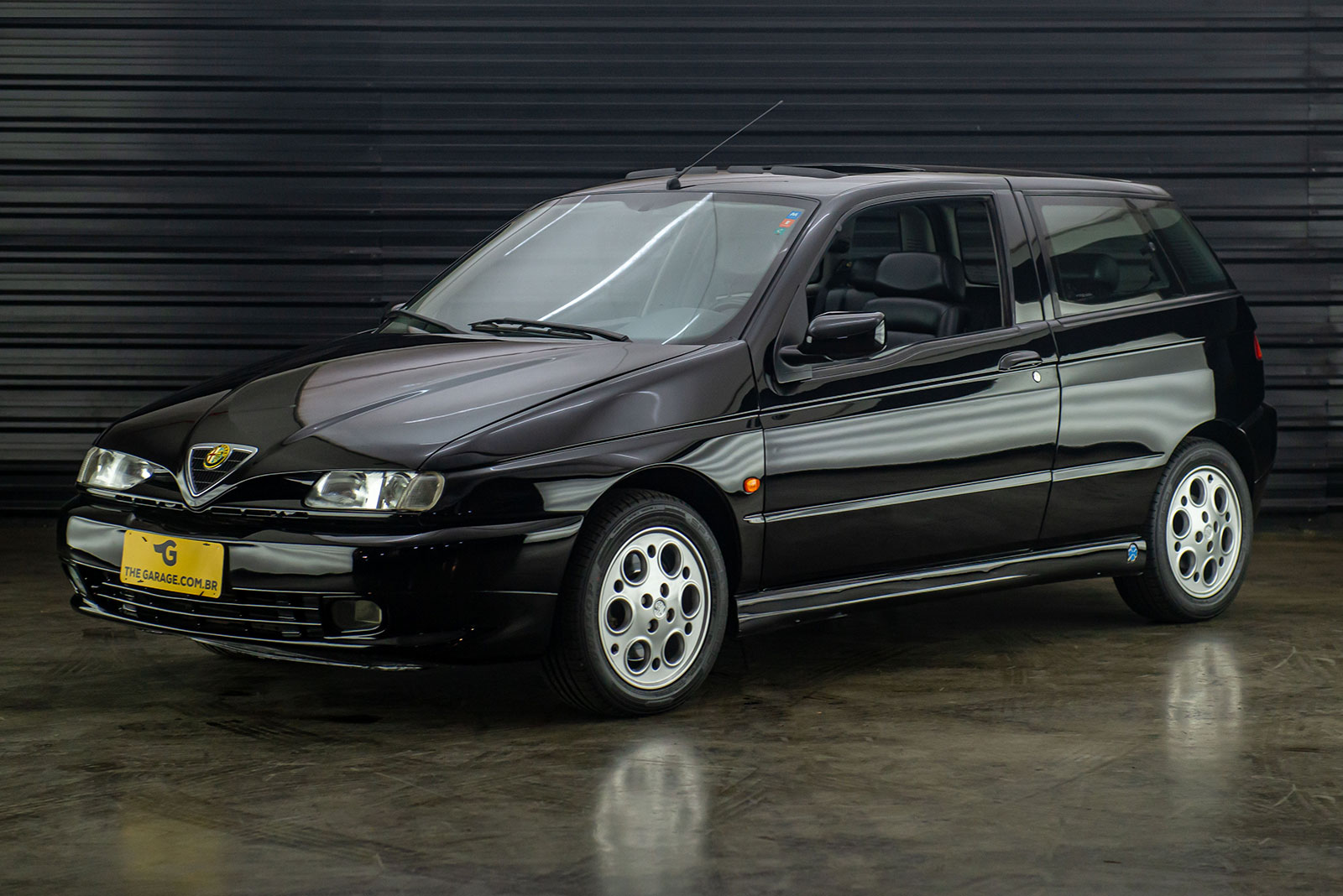 1996-Alfa-Romeo-145-Quadrifoglio-a-venda-sao-paulo-sp-for-sale-the-garage-classicos-a-carros-antigos