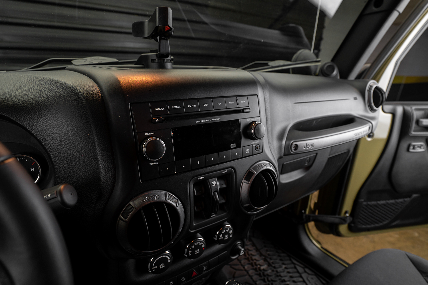 Rádio Jeep Wrangler