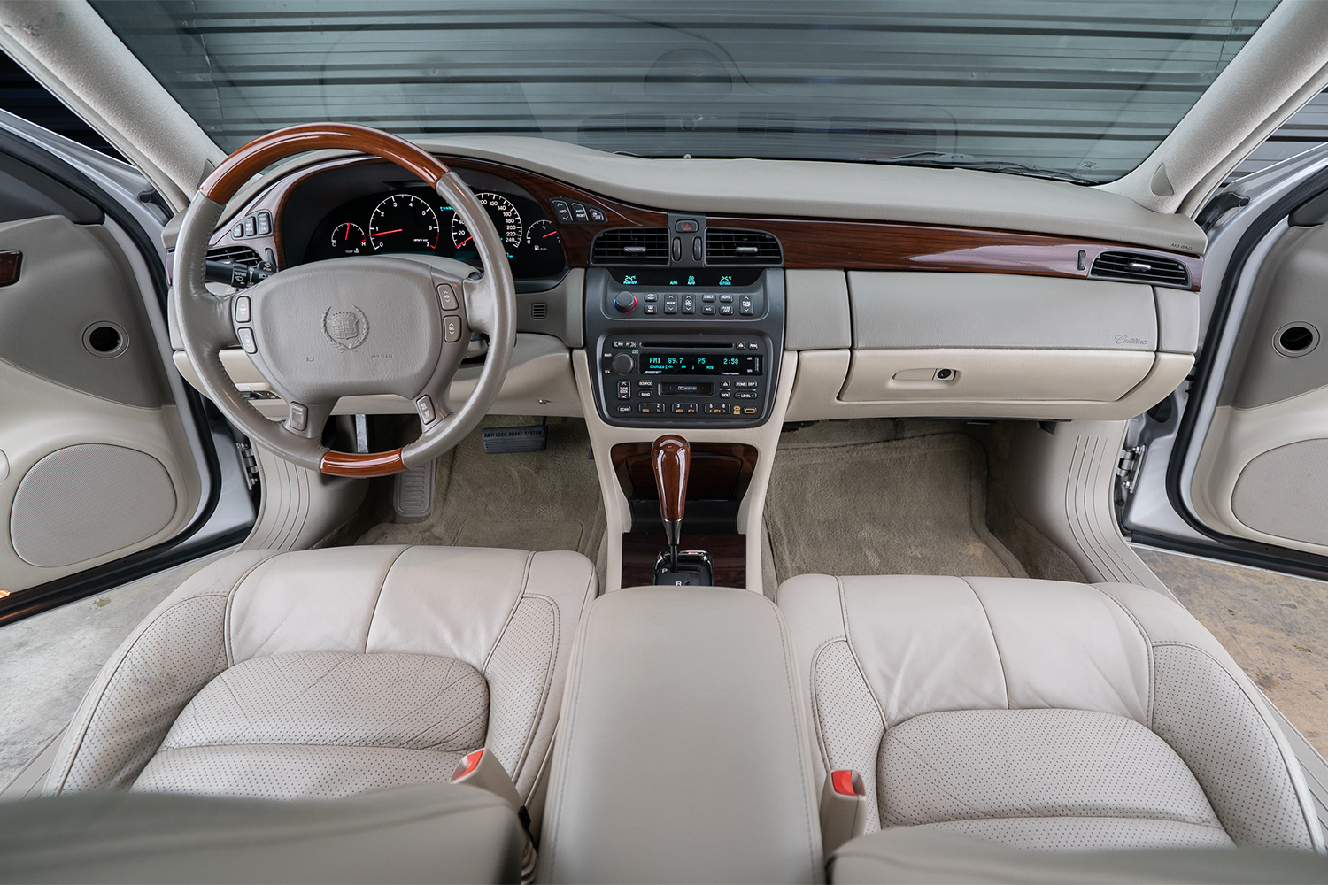 Interior Cadillac DTS Northstar