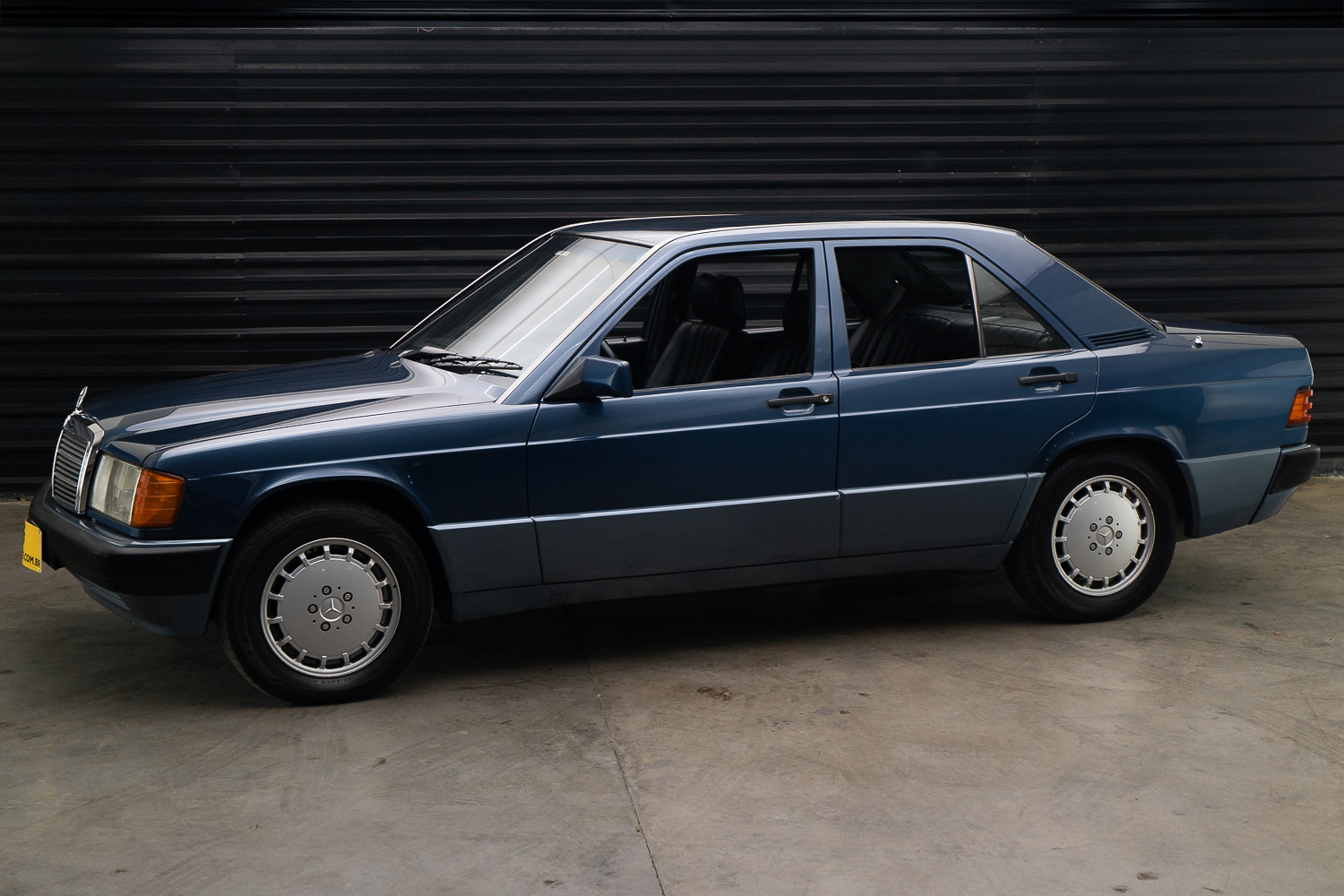 Mercedes-Benz 190E 2.3