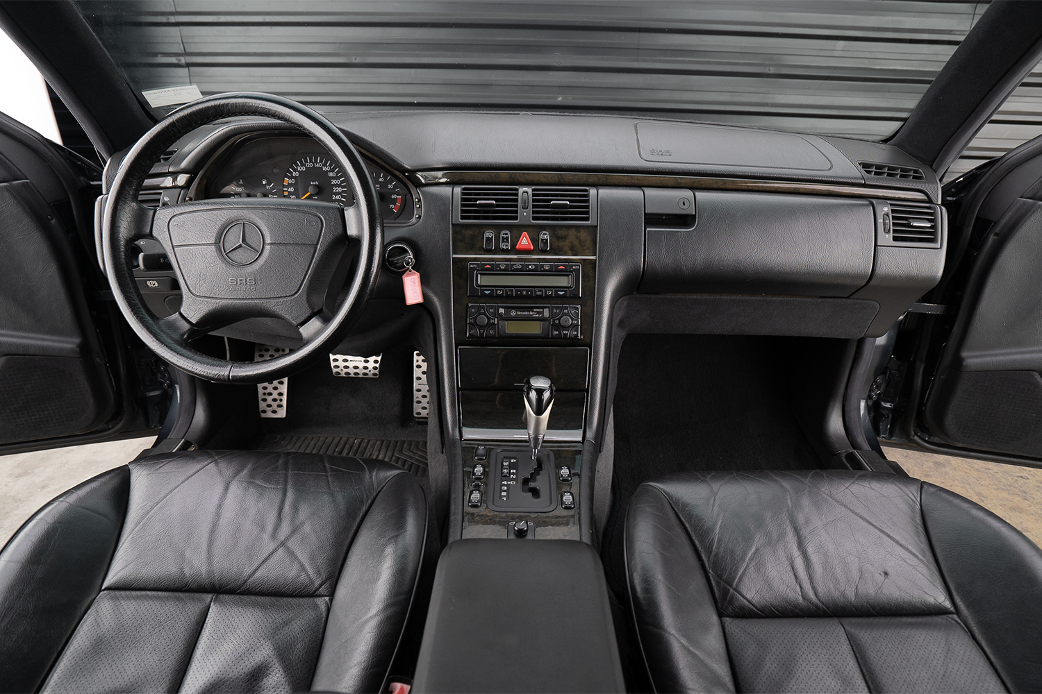 Mercedes-Benz E420 Advantage interior